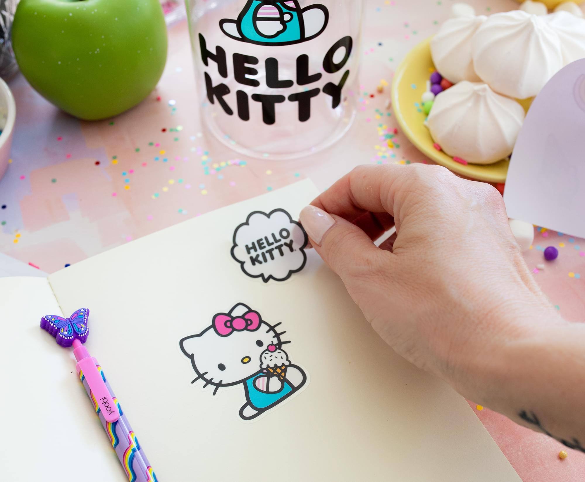 HELLO KITTY  
HELLO KITTY  
yoobi