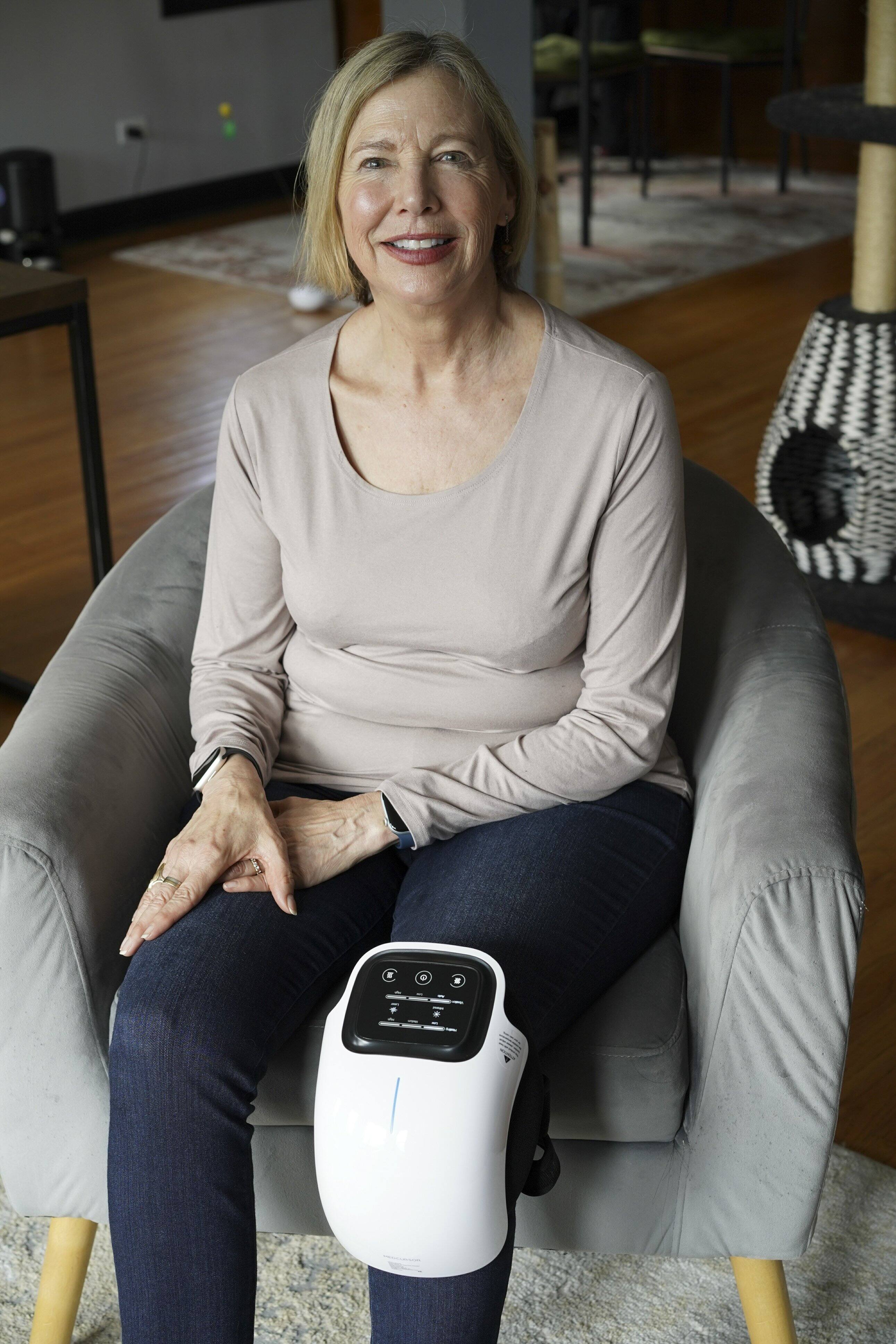 Alt View 1. Medcursor - Cordless Knee Massager with Heat - White.