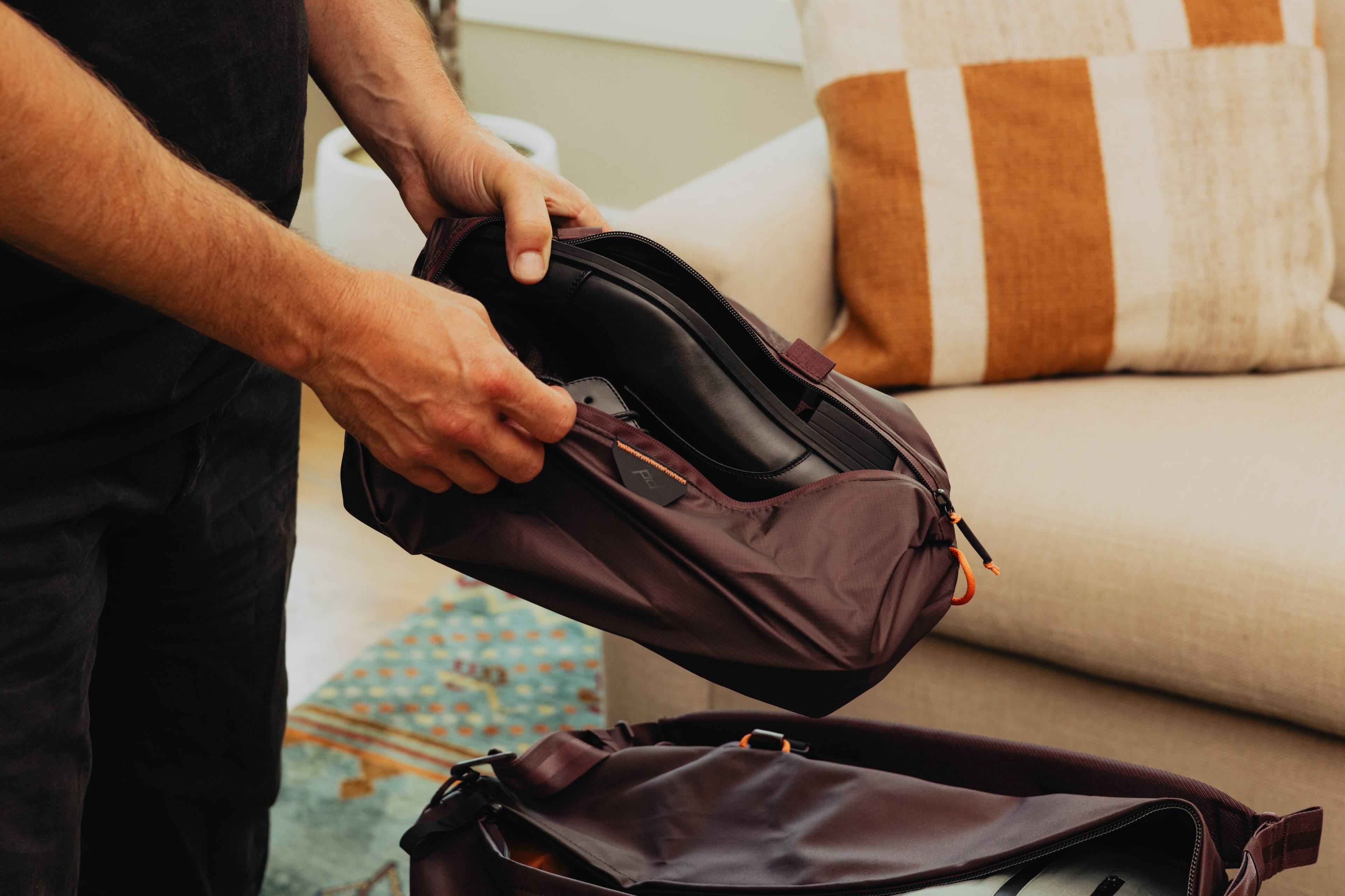 Back. Peak Design - Shoe Pouch - Eclipse.