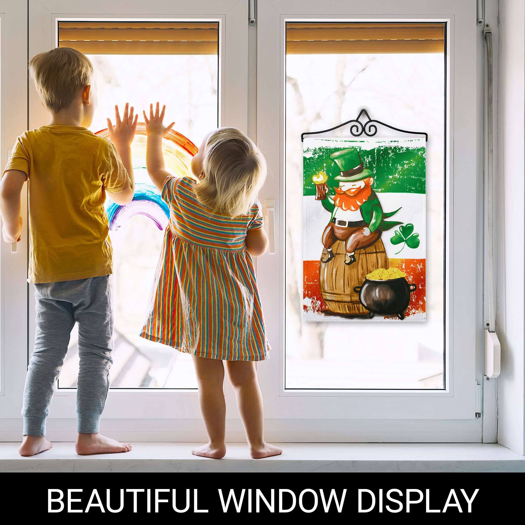 BEAUTIFUL WINDOW DISPLAY