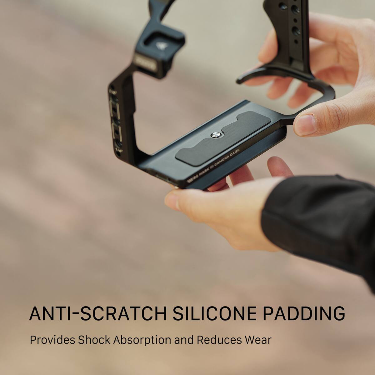 ANTI-SCRATCH SILICONE PADDING  
Provides Shock Absorption and Reduces Wear