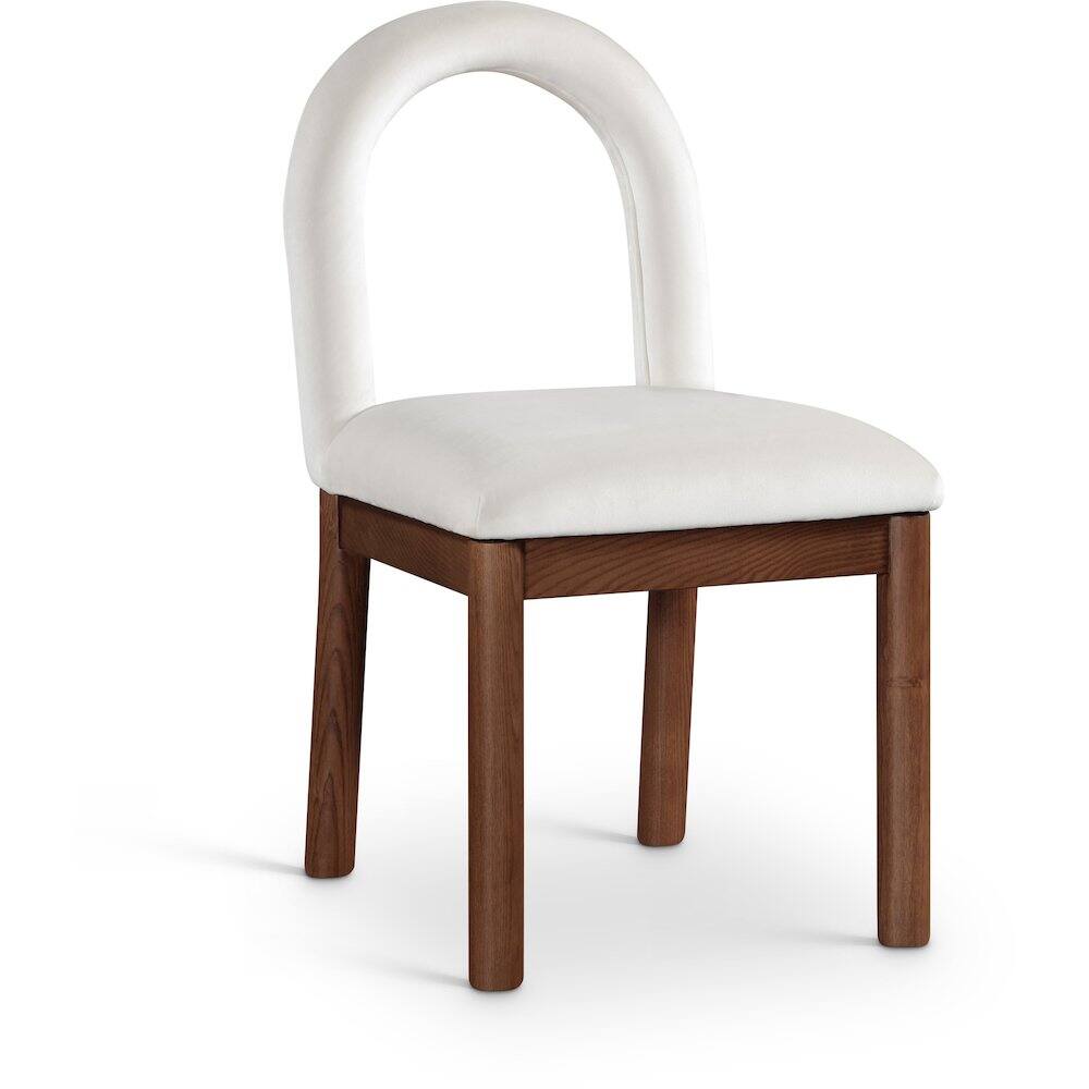 Front. Meridian Furniture - Conrad Cream Velvet Dining Chair - Beige.