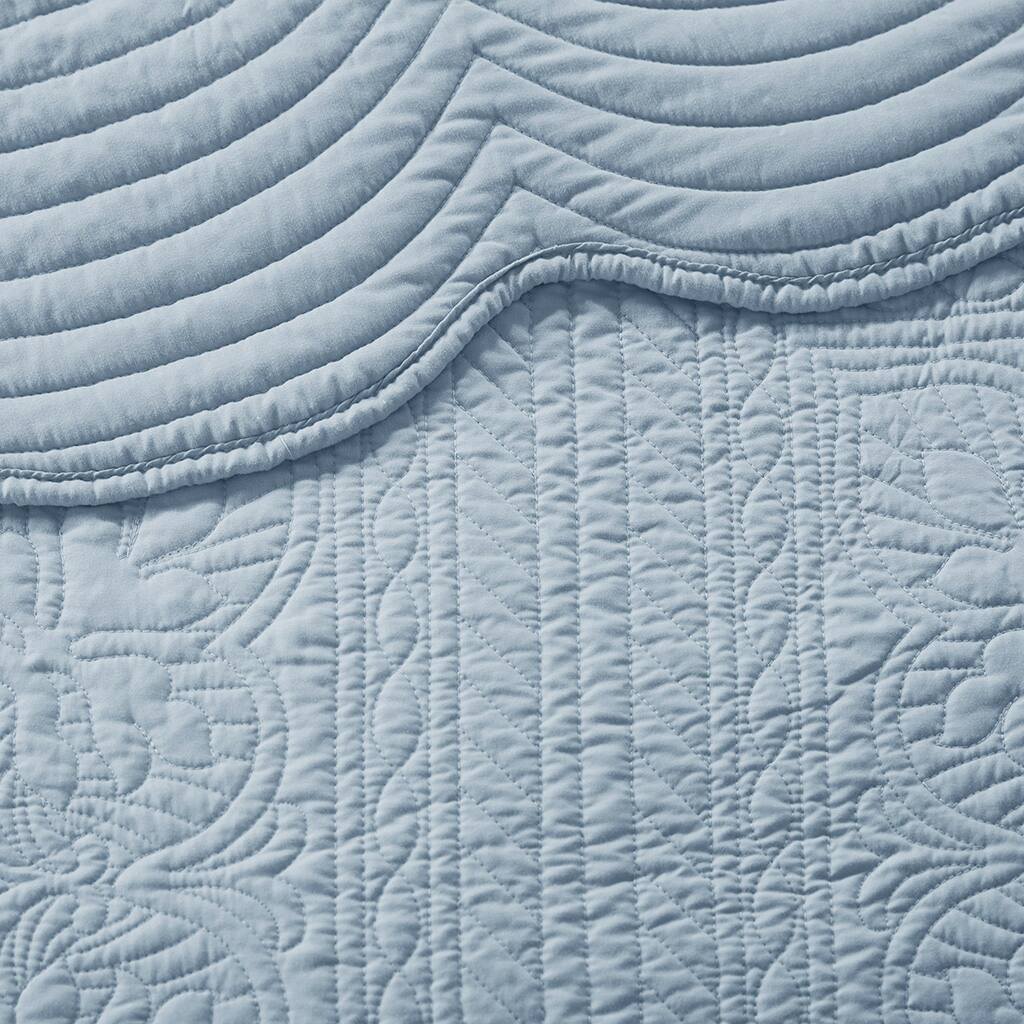 Alt View 5. Gracie Mills - Gracie Mills Salvatore 3-Piece Reversible Country-Inspired Scalloped Edge Quilt Set - Blue.