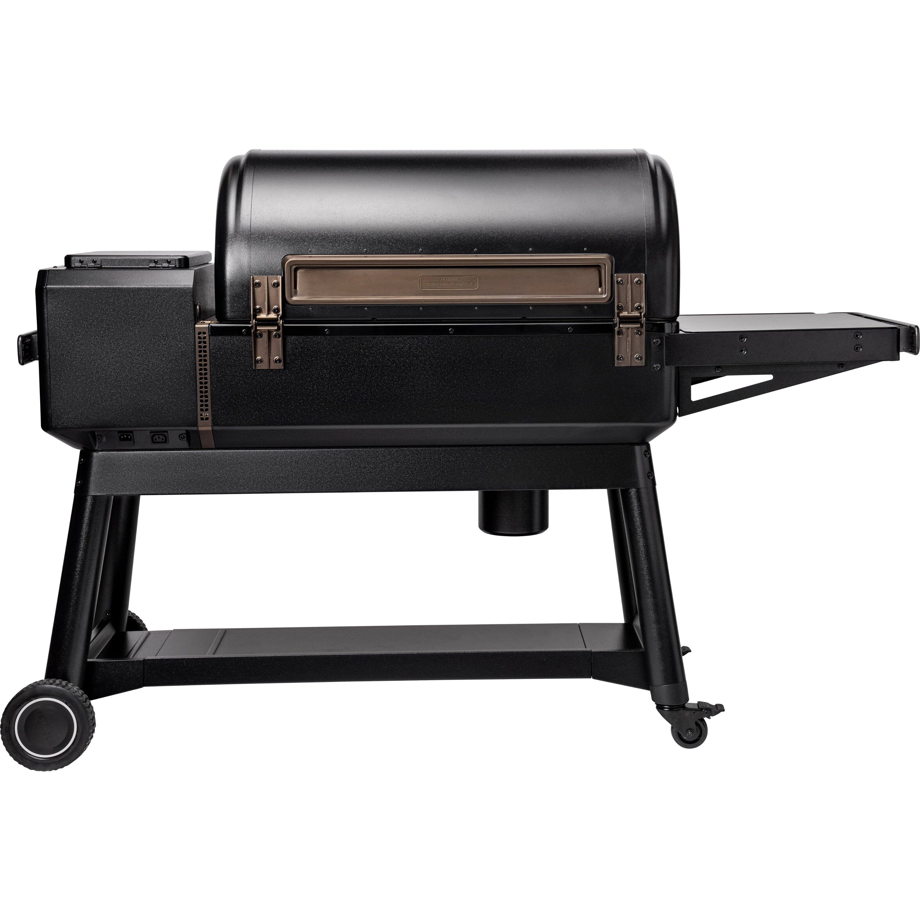 Alt View 2. Traeger Grills - Ironwood XL Pellet Grill - Black.