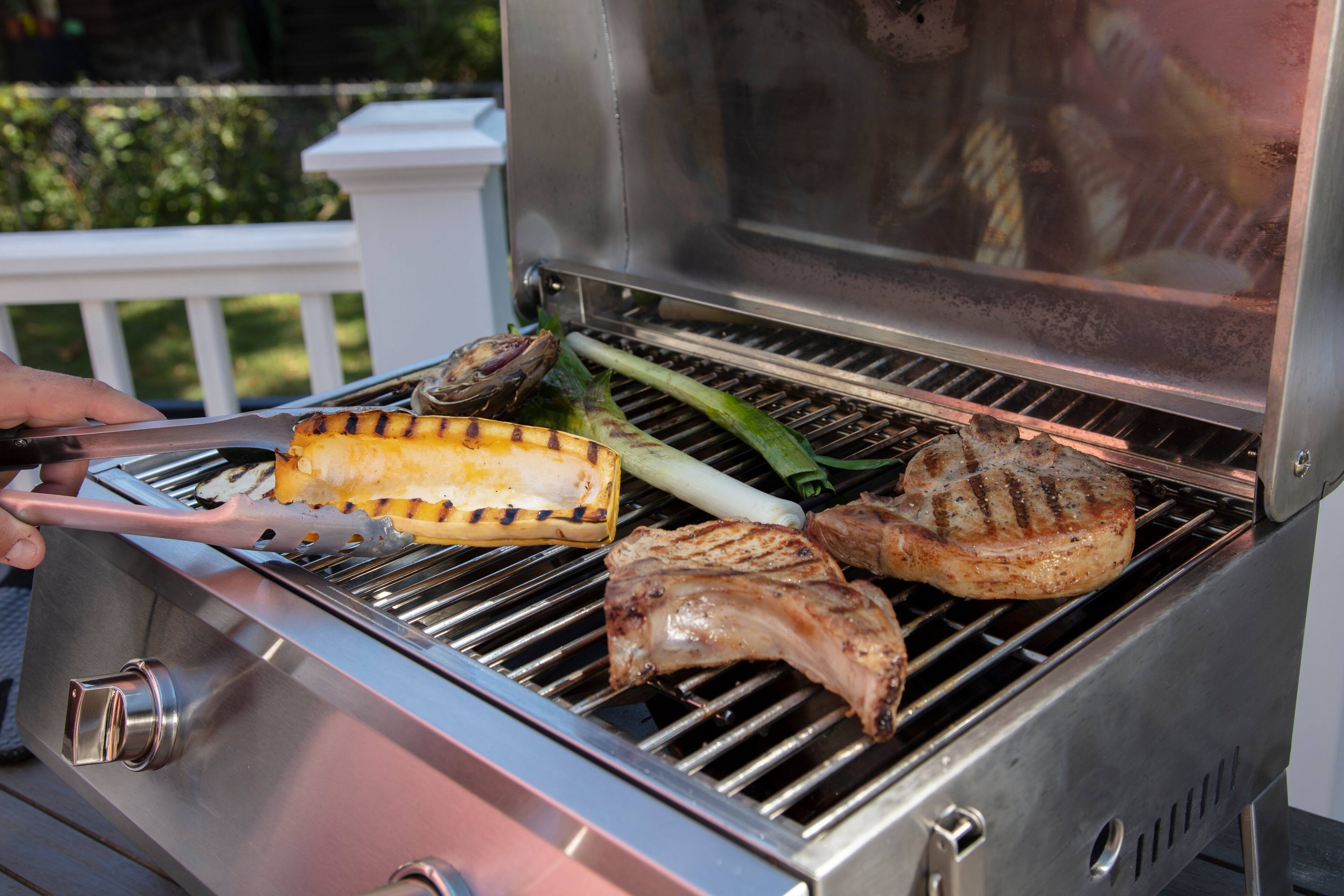 Alt View 34. Cuisinart - Chef's Style Stainless Tabletop Grill - Stainless Steel.