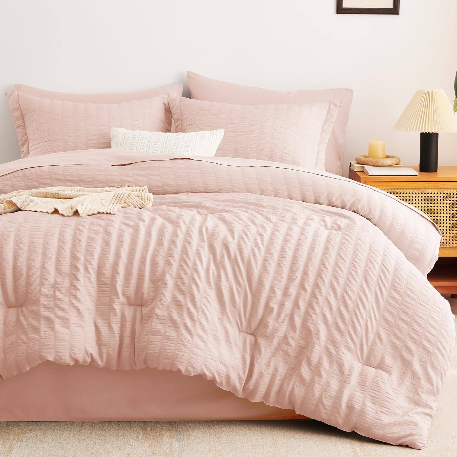 Left. Dazzed Corner - Queen Comforter Set 7 Pieces Bed in a Bag Queen Comforter Set with Sheet - Blush Pink.