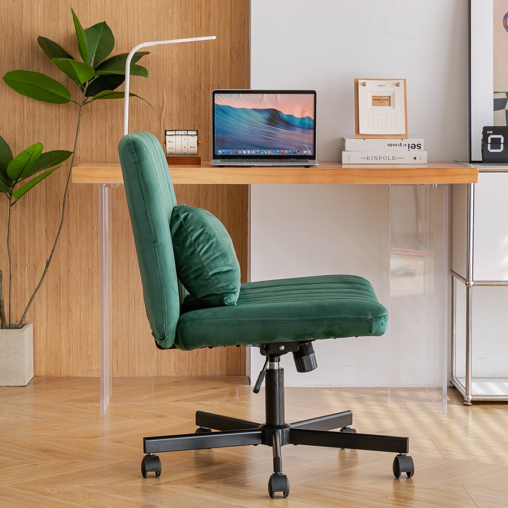 Sure, here is the corrected and grouped text from the image:

- "KINFOLK"
- "GOOD LOOKING"
- "2021"
- "APR 0"