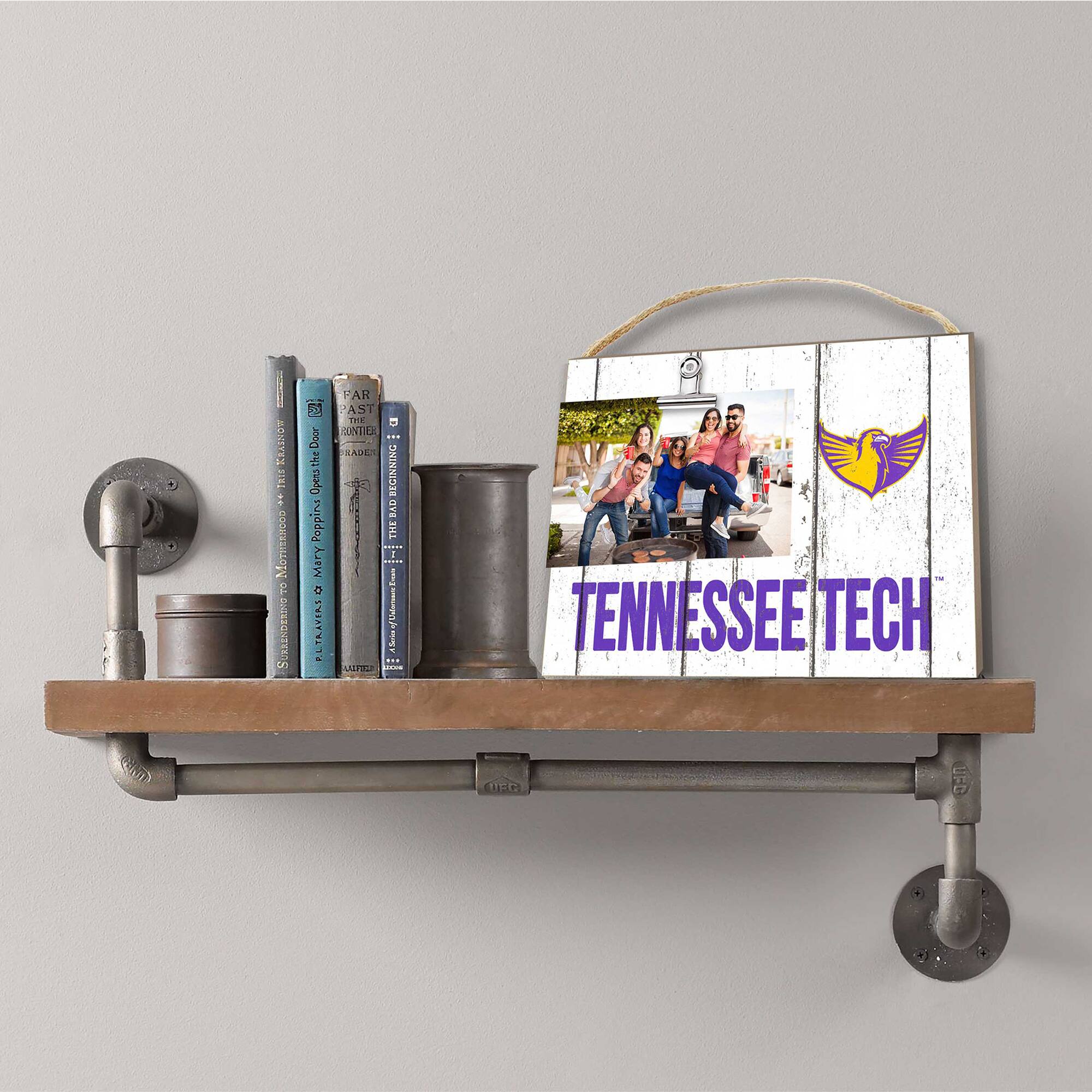 OYEN TRIE: oa 2 SURRENDERING 21 Dpor the Opers Poppins Mary a ELTRAVIAS AR AST THE D CONTIER .. S SEGINNING BAD THE ... ..... ! Y 1 ATO - TENNESSEE TECH UEE