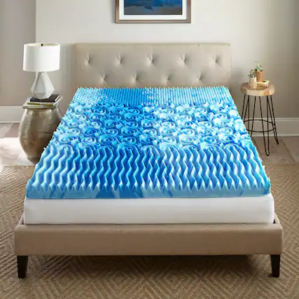 The text on the image reads:
"DESIGN Z ART"