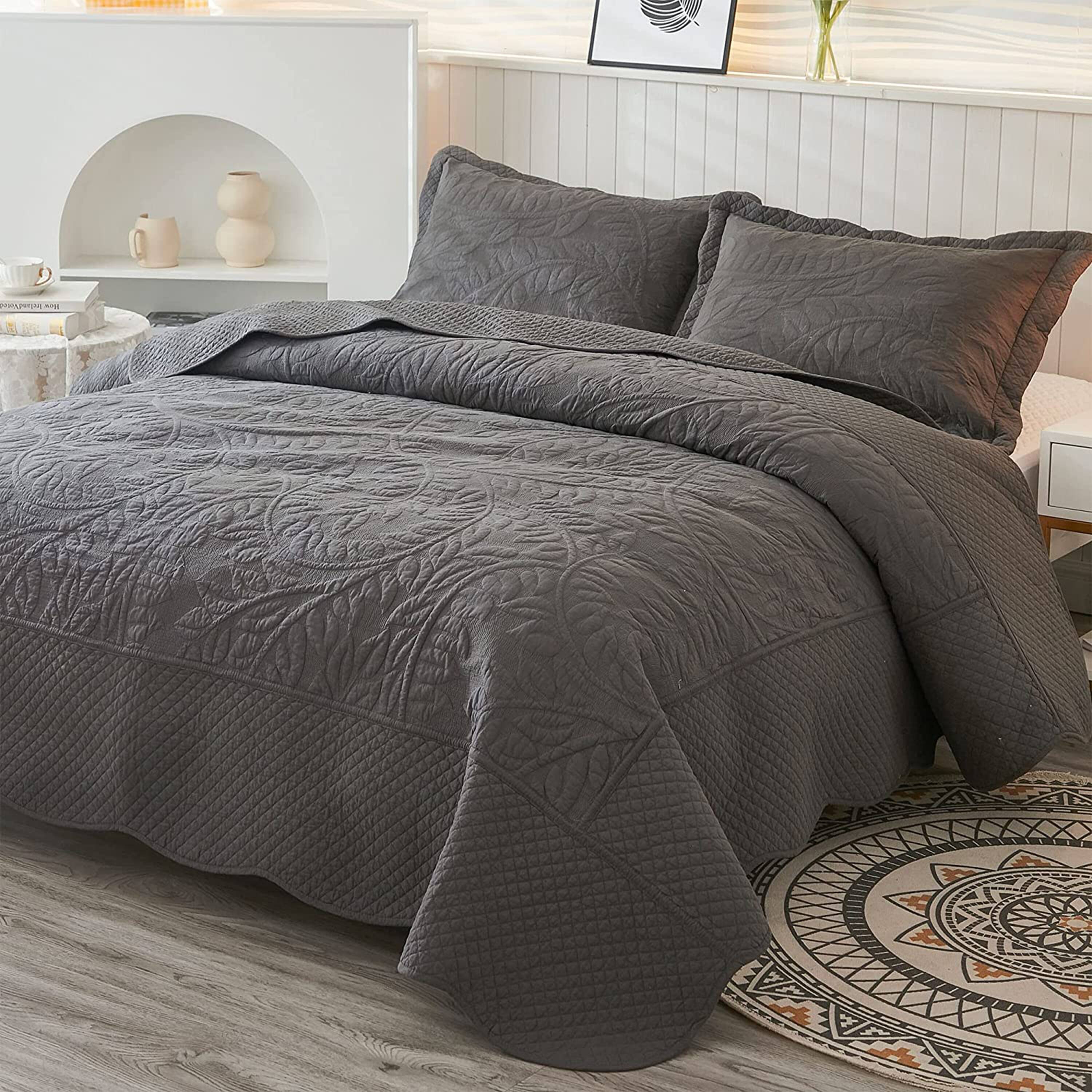 Left. MarCielo - Marcielo 2/3 Piece 100% Cotton Oversized Bedspread Lightweight Quilt Set - Heather Grey.