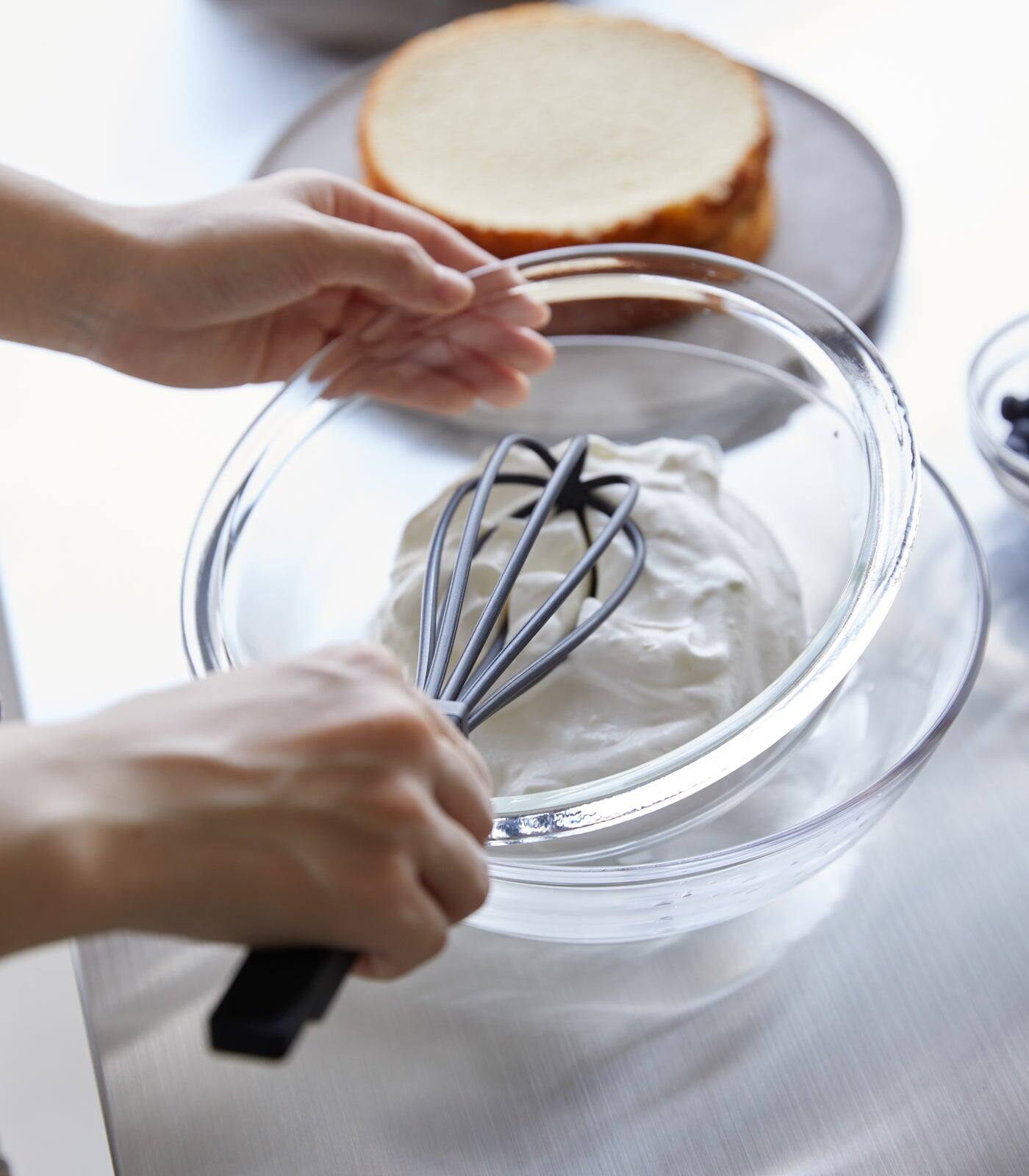 Alt View 8. Yamazaki Home - Floating Whisk - Silicone + Nylon - Black.