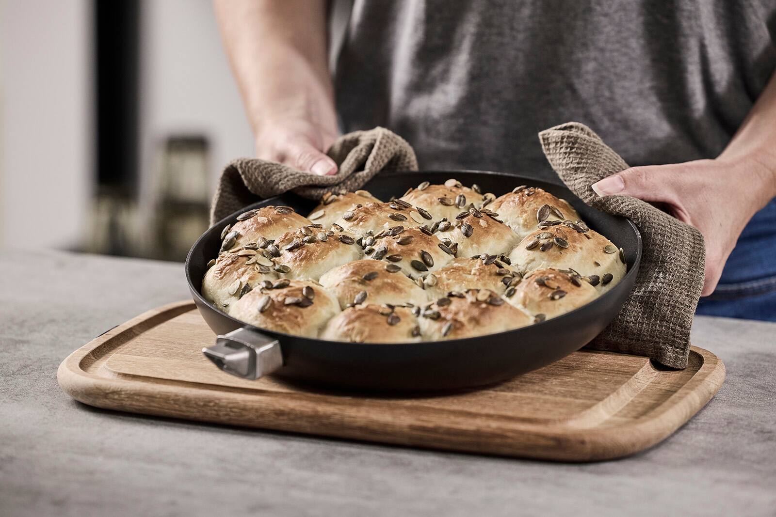 Alt View 5. Scanpan - Urban 3 Quart Saute Pan with Detachable Handle, 11-Inch - Black.