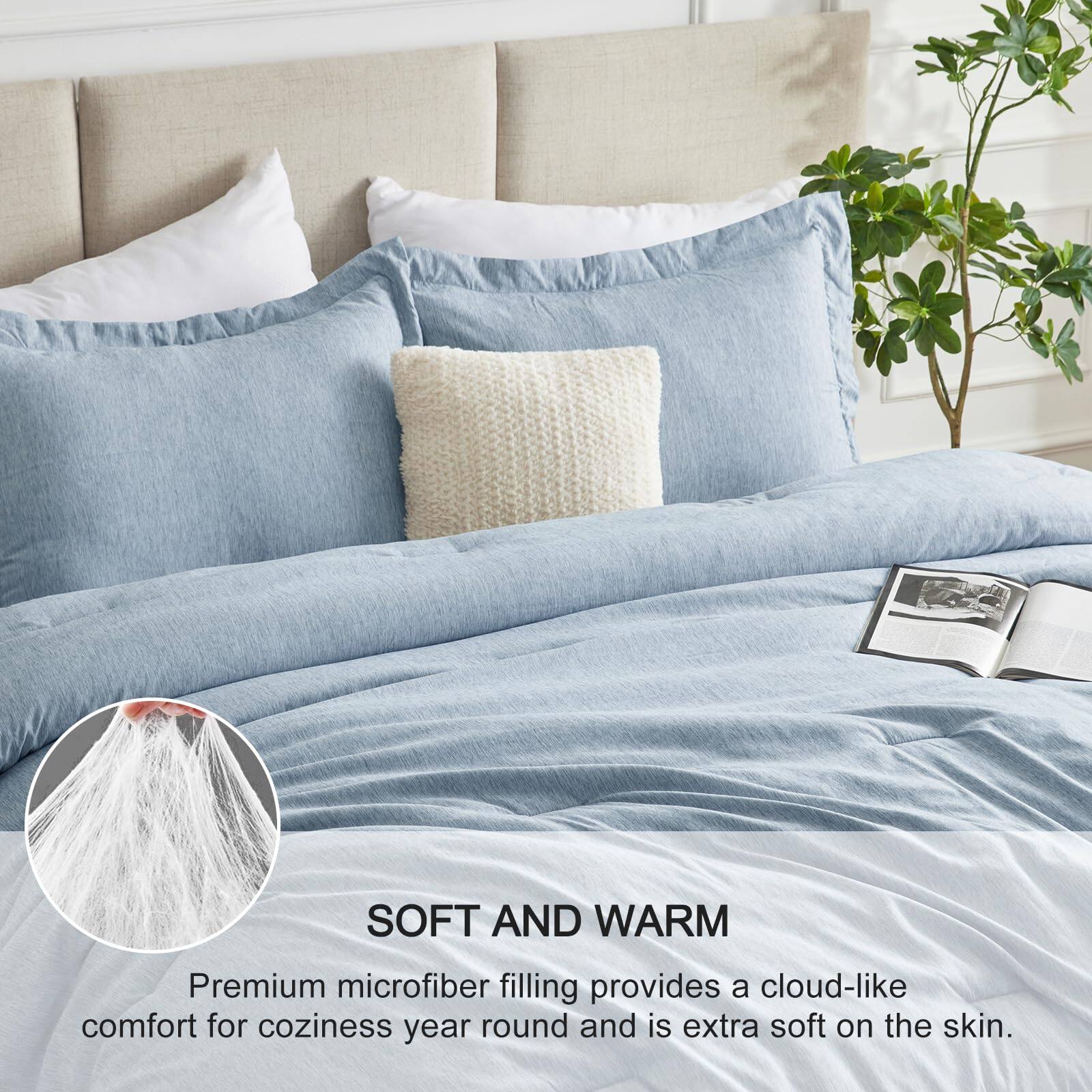 SOFT AND WARM  
Premium microfiber filling provides a cloud-like comfort for coziness year round and is extra soft on the skin.