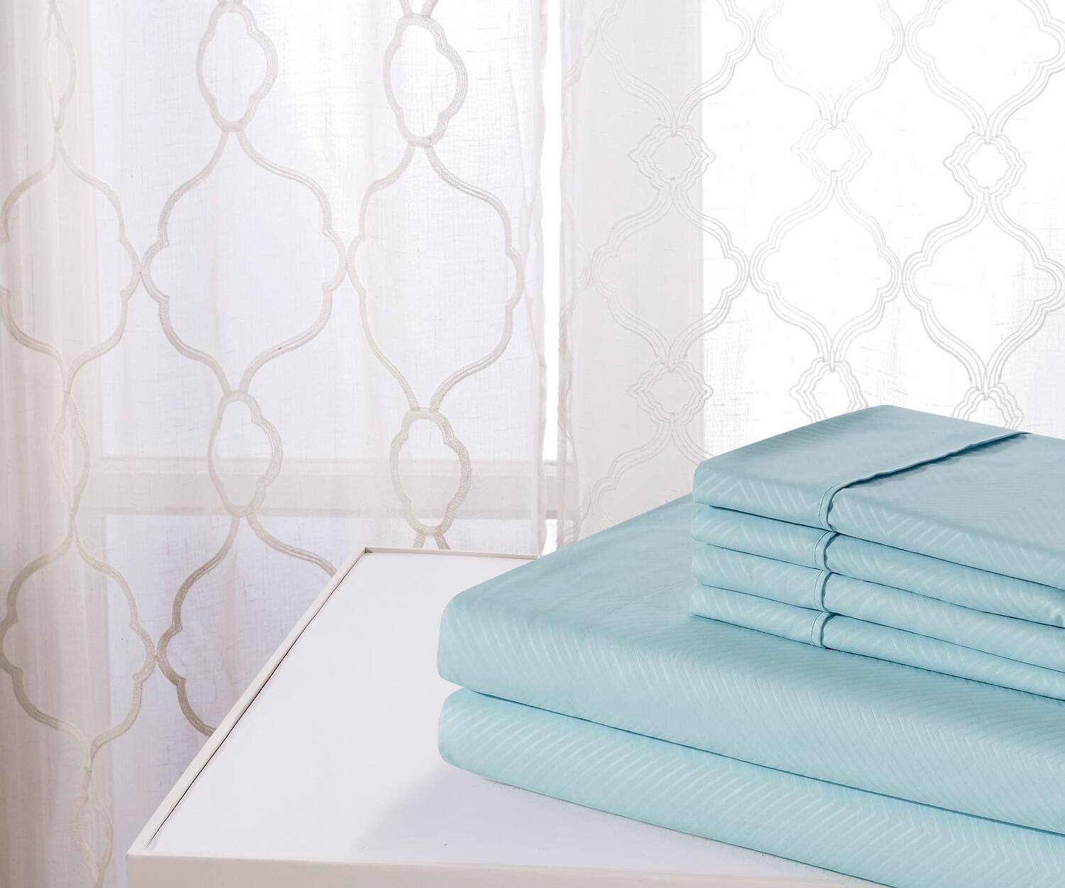 Angle. Bamboo Comfort - Bamboo 4 Piece Luxury Chevron Embossed Sheet Set - Chevron Embossed - Aqua.
