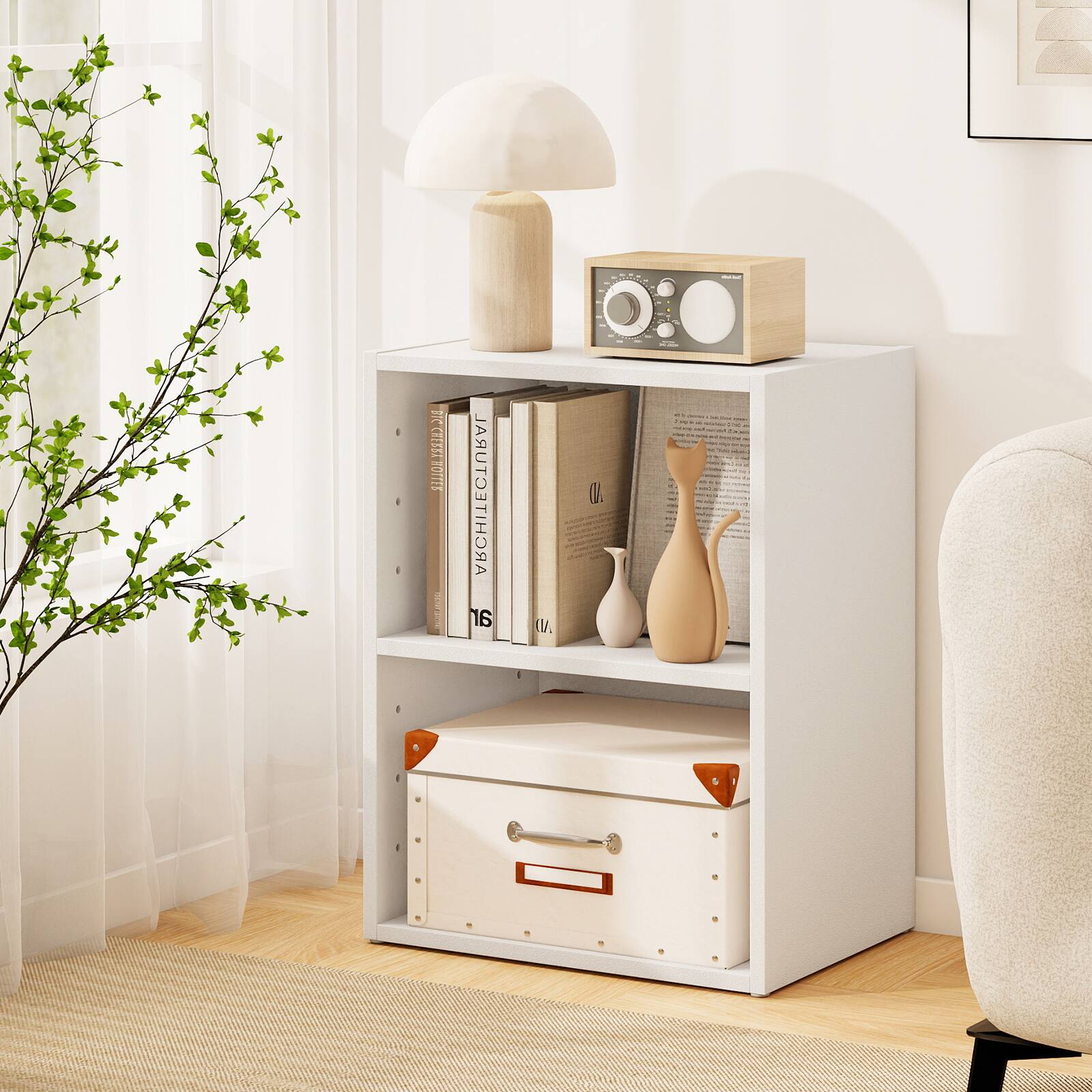 The text in the image appears to be a mix of words and symbols that are not clearly grouped or correct. Here is an attempt to group and correct it:

**Top Line:**
- "TI BICCHENSI HOITES ARCHITECTURAL"

**Middle Line:**
- "I. MV. adda"

**Bottom Line:**
- "I i - - : 1 : - - - -- : | - - - I .. - - - | . - - - - I - - I"

It seems like the text might be a mix of different languages or a code. Without more context, it's challenging to provide a precise correction. If you have more information or context about the text, it might help in providing a more accurate correction.