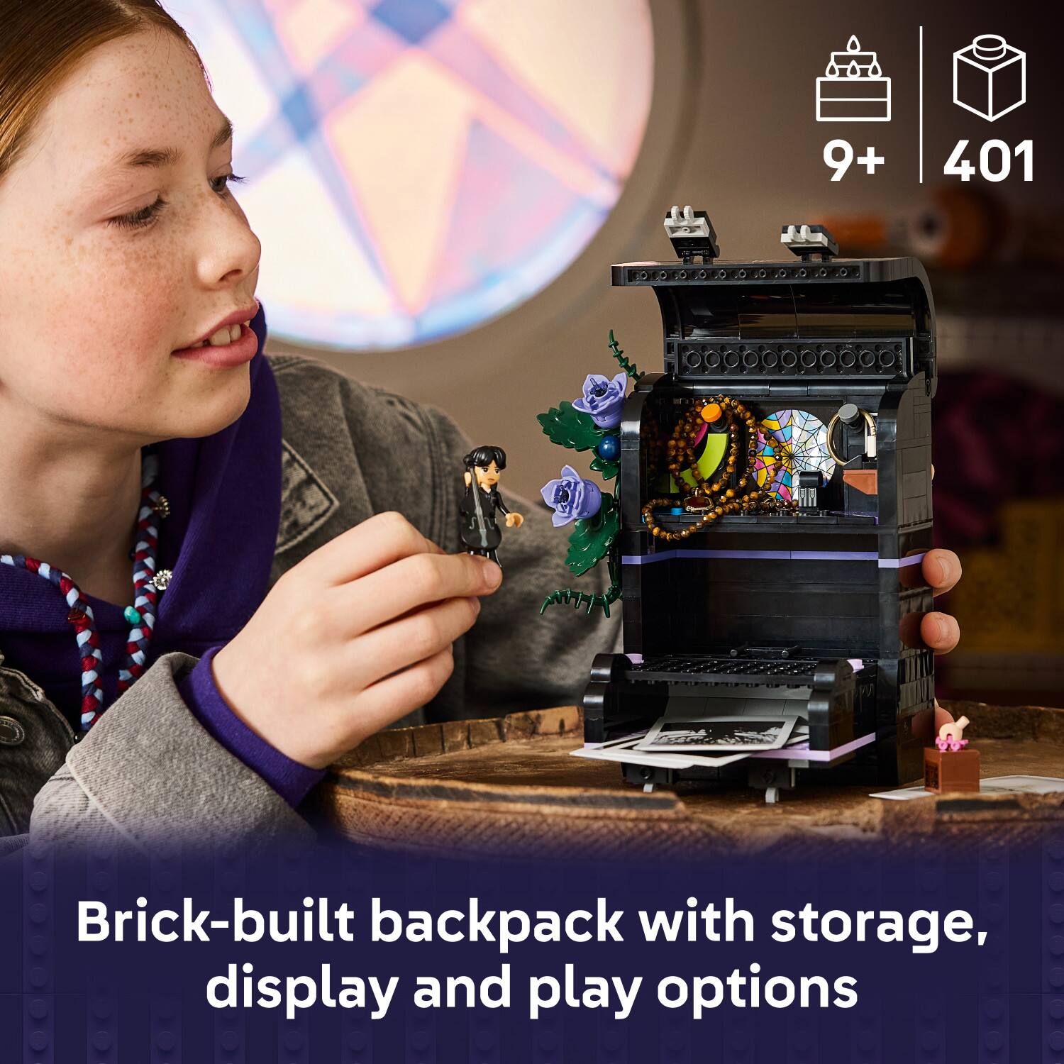 9+  
401  
Brick-built backpack with storage, display and play options