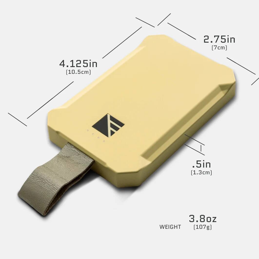 2.75in (7cm)  
4.125in (10.5cm)  
.5in (1.3cm)  
3.8oz WEIGHT (107g)