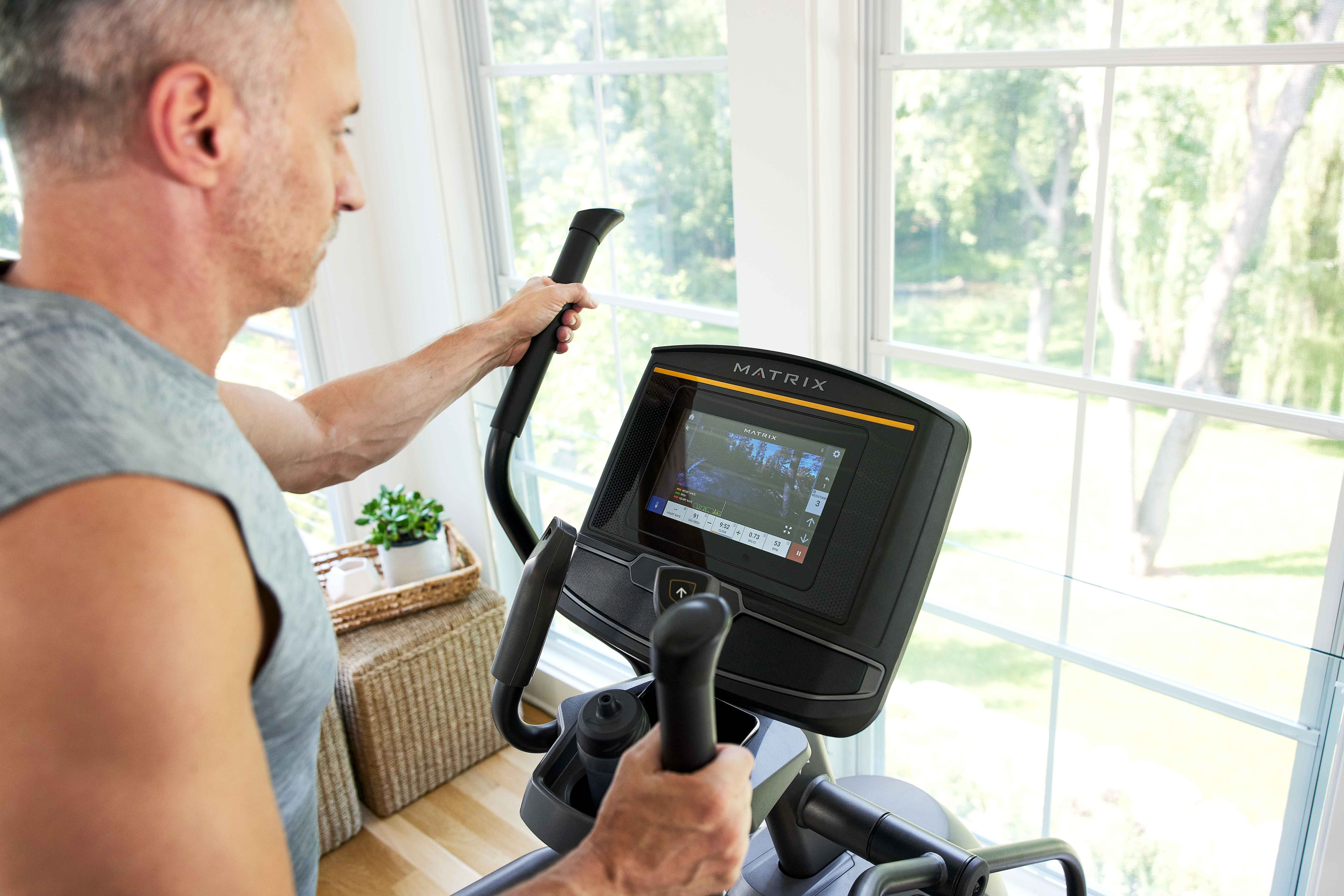 Matrix E30 Elliptical with 16