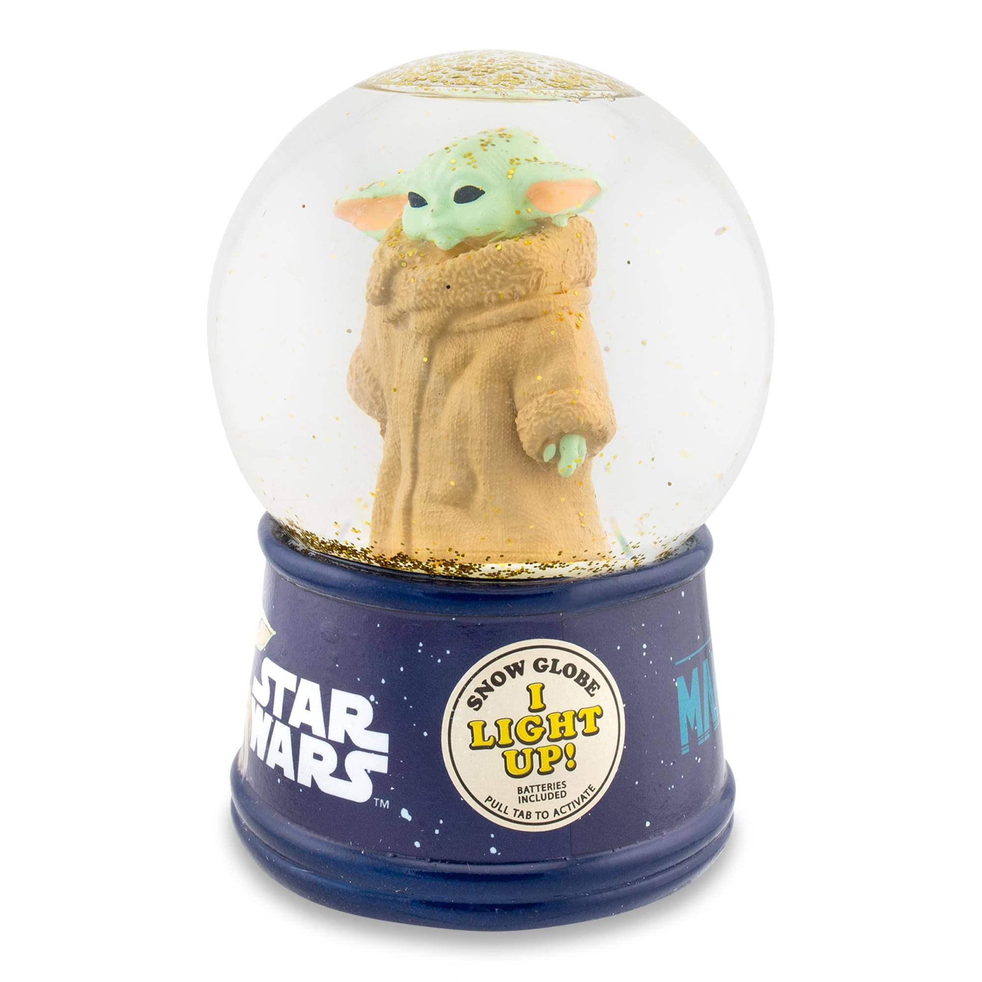 SNOW GLOBE  
I LIGHT UP!  
BATTERIES INCLUDED  
PULL TAB TO ACTIVATE  

STAR WARS