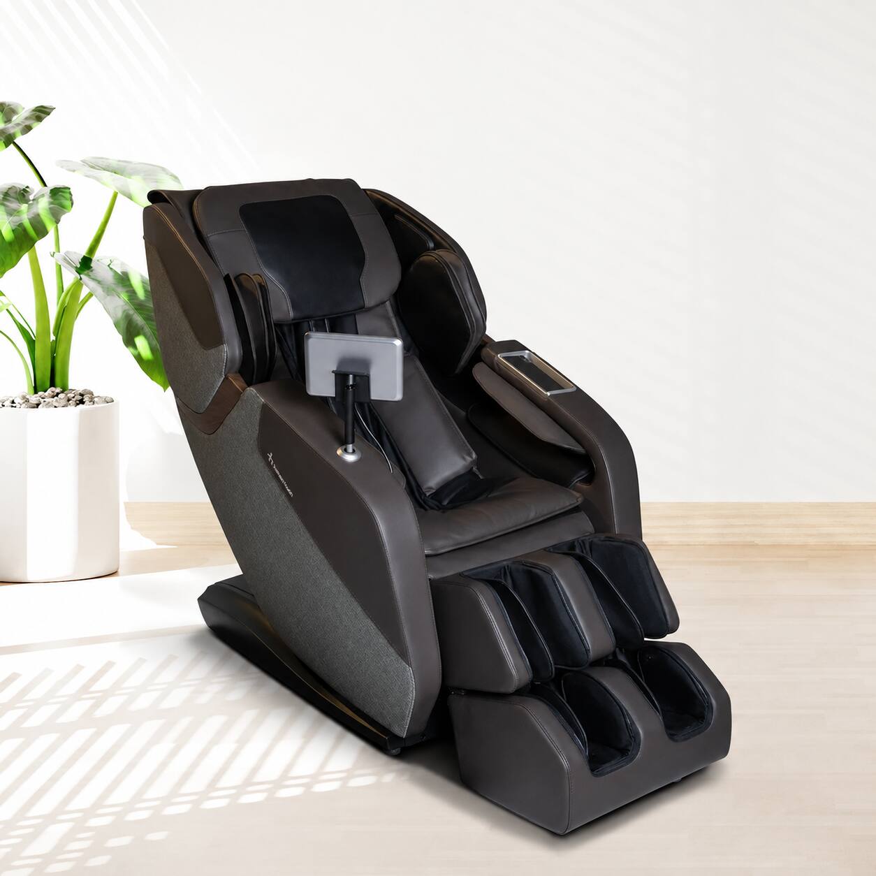 Front. Human Touch - WholeBody ROVE Zero Gravity Massage Chair with S & L-Track, Dual-Lumbar Heat, Full-Body Stretch and Wireless Charging - Earth.