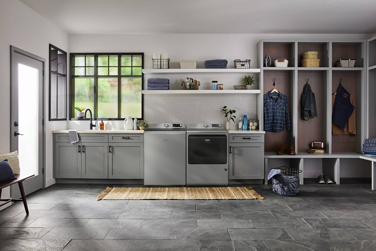 Alt View 5. Maytag - 7.4 Cu. Ft. Smart Gas Dryer with Extra Power and Advanced Moisture Sensing - Classic Silver.