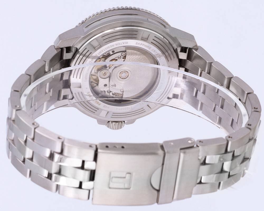 WATER-RESISTANT SAPPHIRE CRYSTAL CRYSTAL
