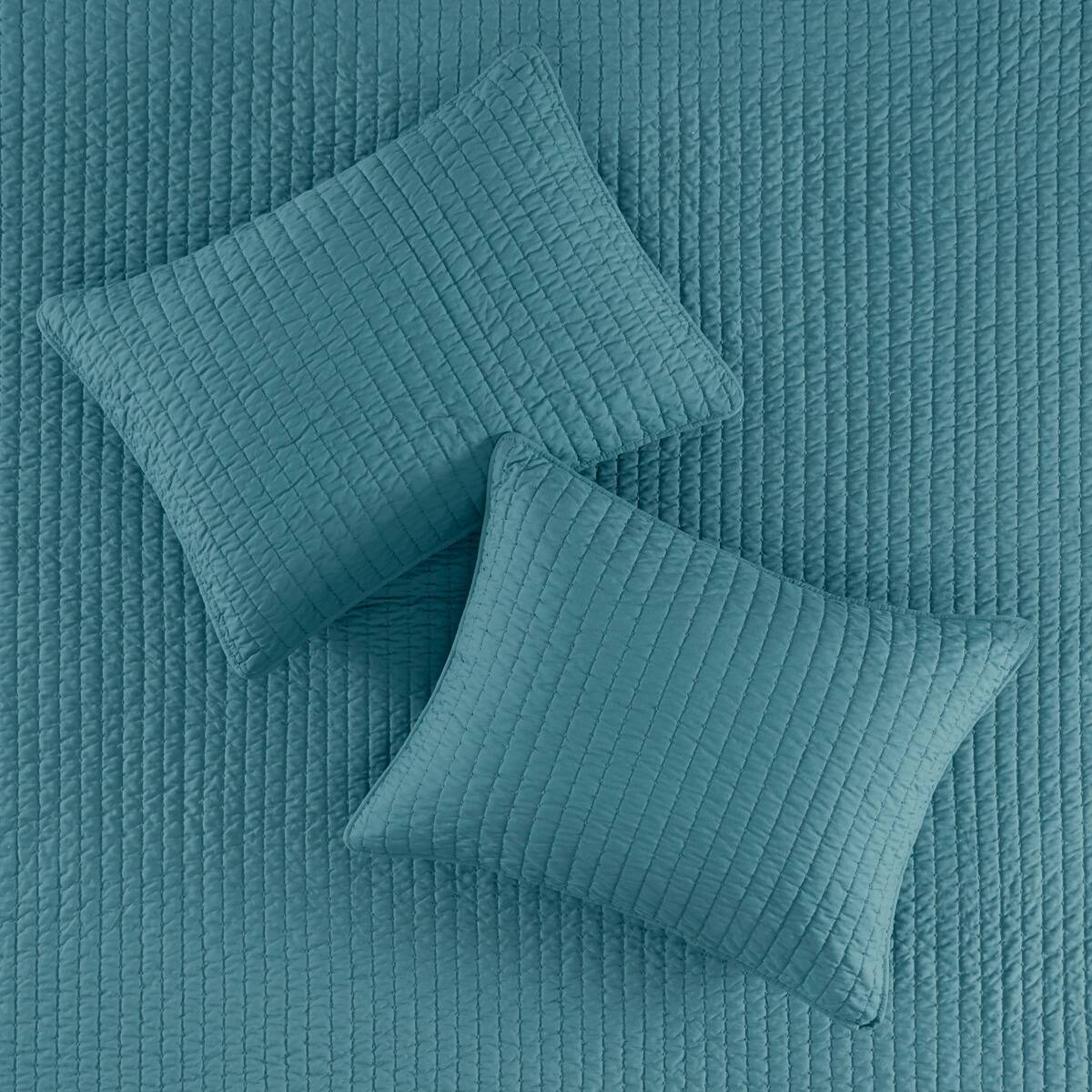 Left. TinyHomie - 3 Piece Quilt Set Teal Full/Queen - Teal.