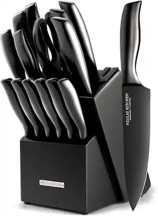 The corrected text is: "XZULAY PREMIUM KITCHEN KNIFE SET - XZULAY KITCHEN."