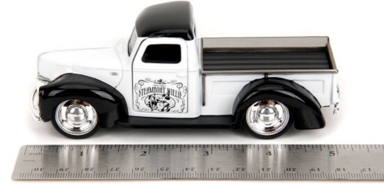 STEAMBOAT WILLIE

IA STEAMBOAT IE

a incn 1 2 3 4 5 05 6 28 LZ 26 25 24 33 ze 1Z 0Z 19 18 I L