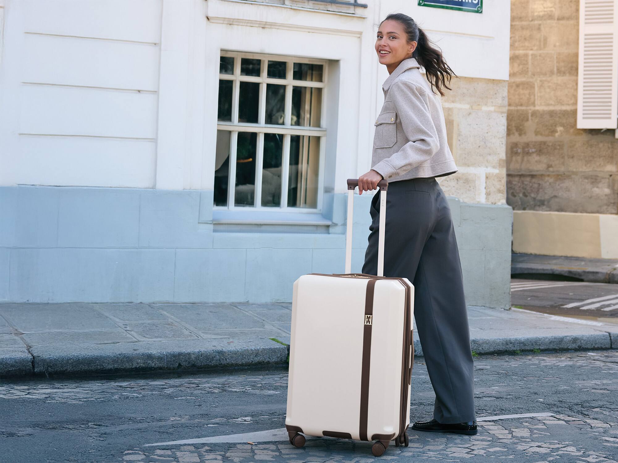 Alt View 4. Elle - ELLE Luxe Journey 3 Piece Expandable Retro Spinner Luggage Set - Champagne - Champagne.