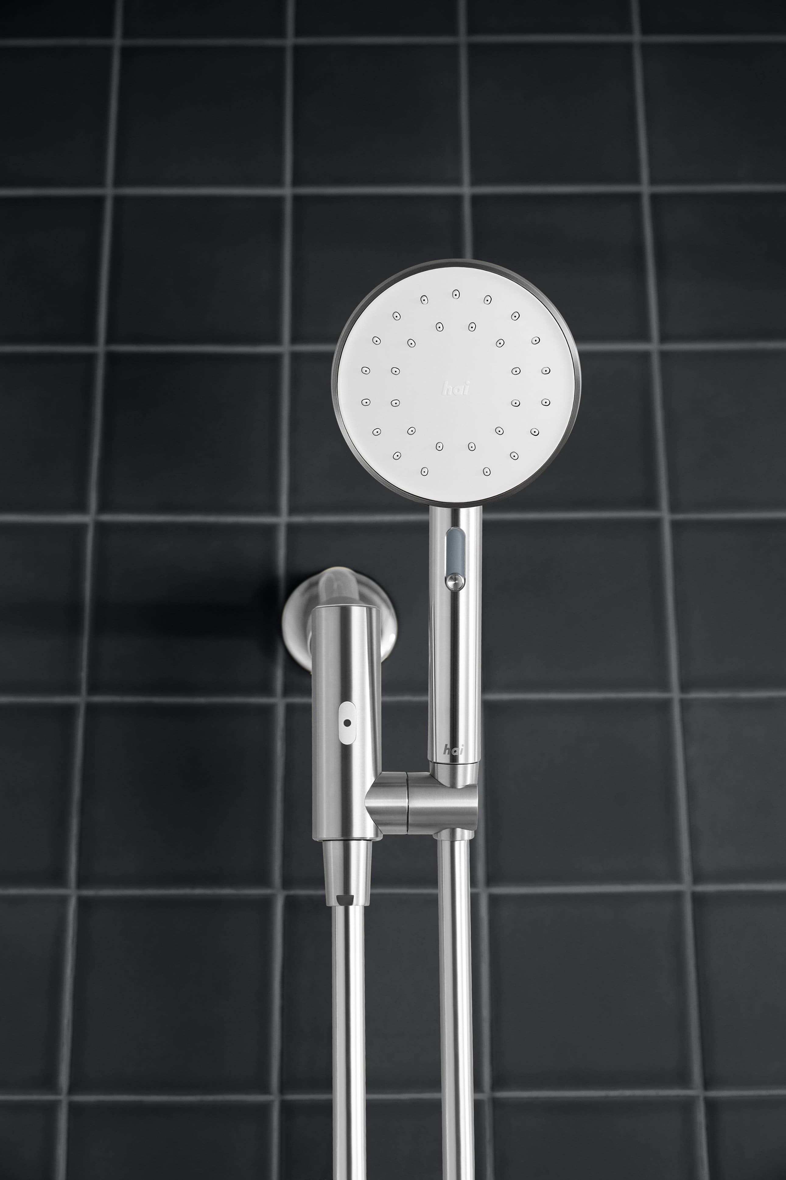 Alt View 17. hai - Smart 1.8 GPM Handheld Showerhead - Moon.