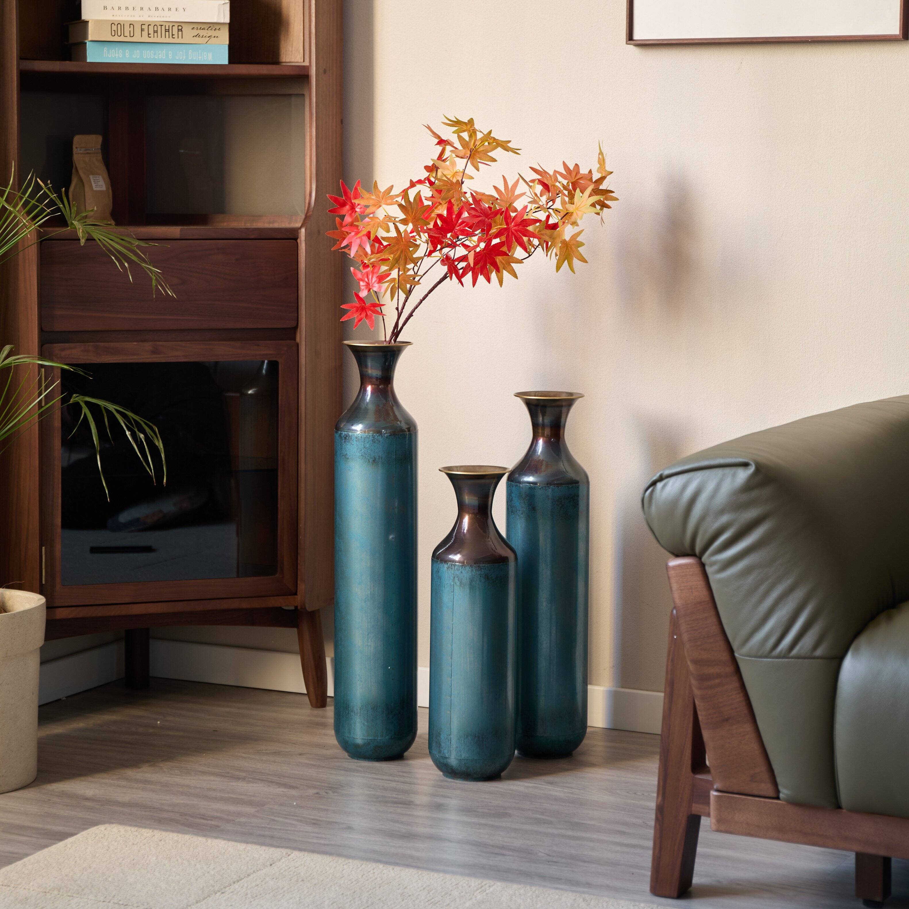 GOLD FEATHER  
A Guide to Modern Design