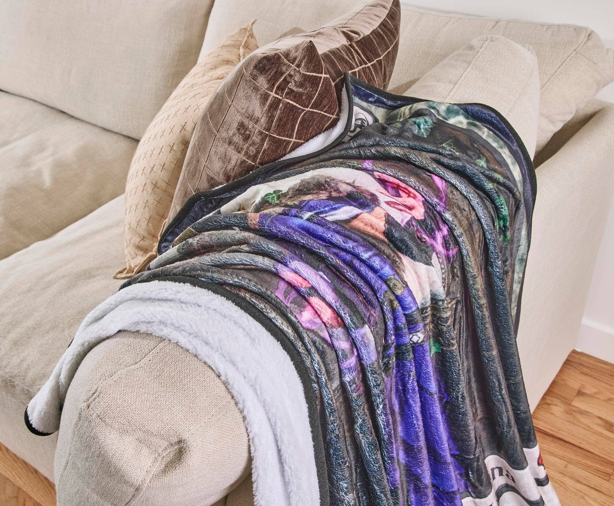 Alt View 5. Surreal Entertainment - Magic: The Gathering Liliana Of Veil Card Fleece Throw Blanket | 45 x 60 Inches - Black.