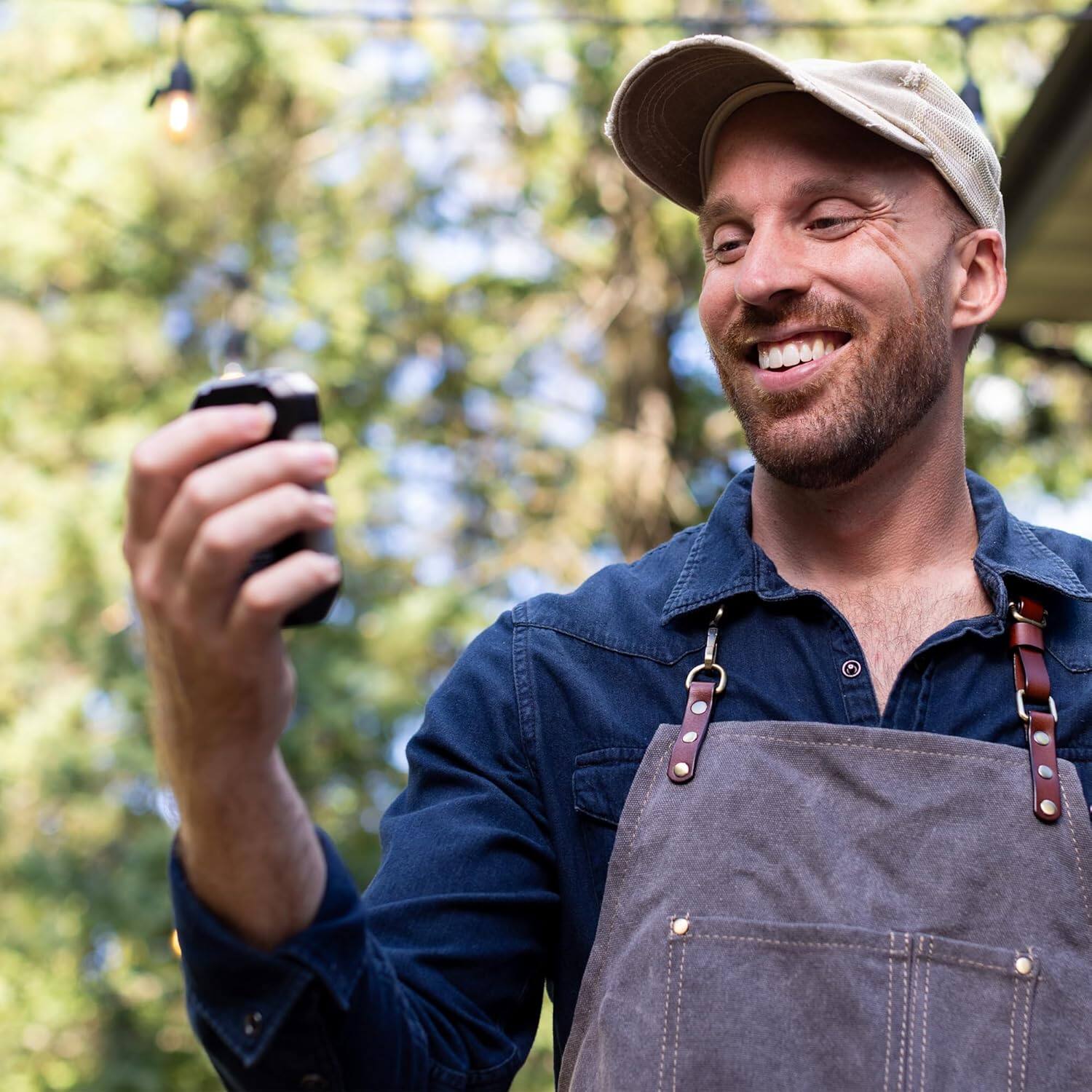 Alt View 3. Maverick - Long Range Wireless Remote Cooking Thermometer, Dual Probe - Black/Grey.