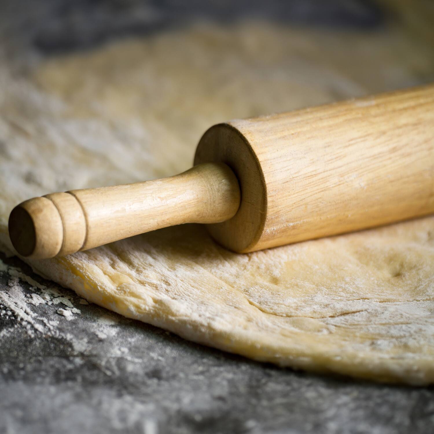 Angle. Better Houseware - Wooden Rolling Pin with Nylon Bearings Small - Natural Wood.