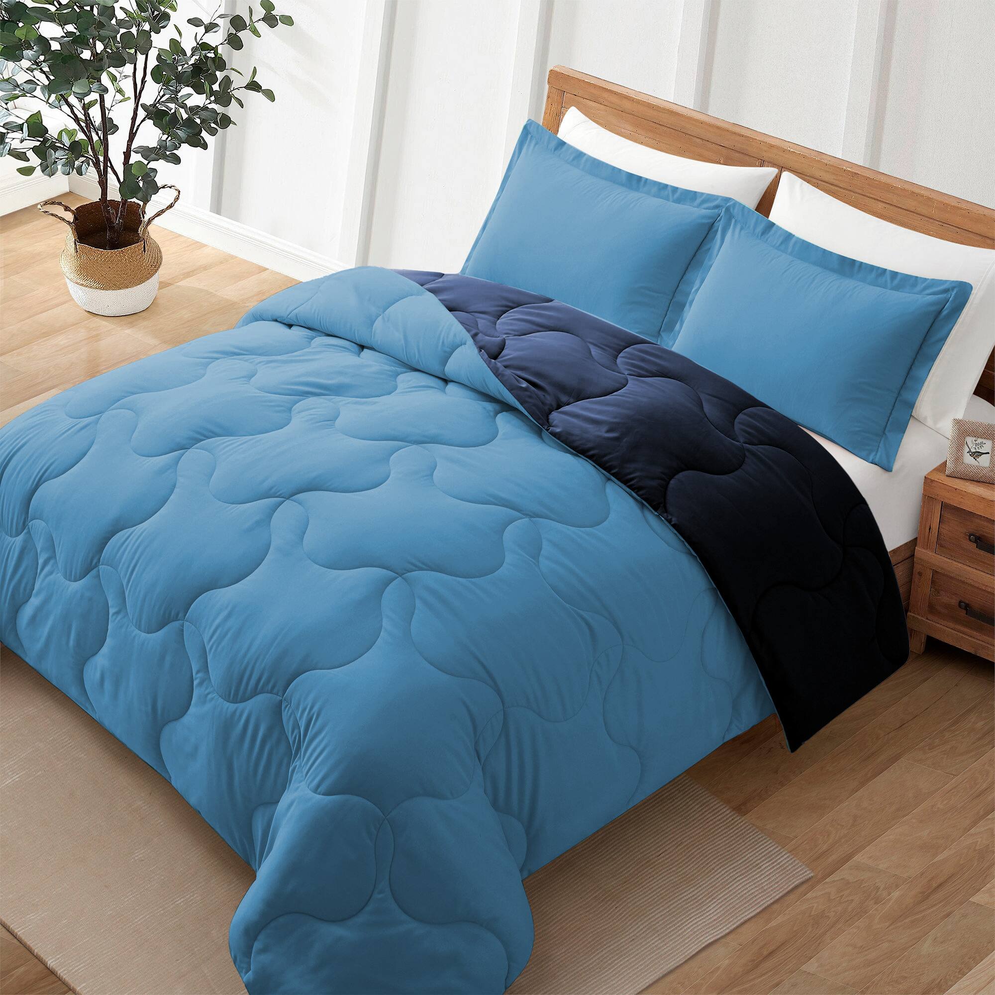 Angle. Peace Nest - Peace Nest 3-Piece Lightweight Reversible Down Alternative Comforter Sets with Pillowcases - Light Blue/Navy Blue.