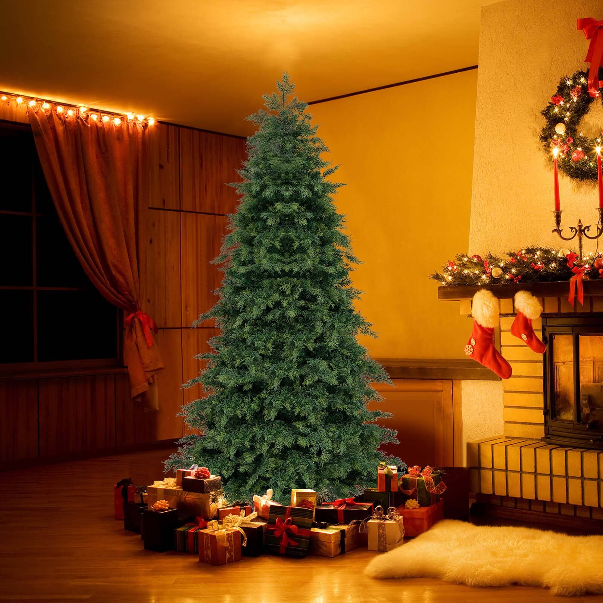 Alt View 4. Costway - Costway 6 FT Artificial Xmas Tree with 721 PE PVC Branch Tips & Folding Metal Stand - Green.