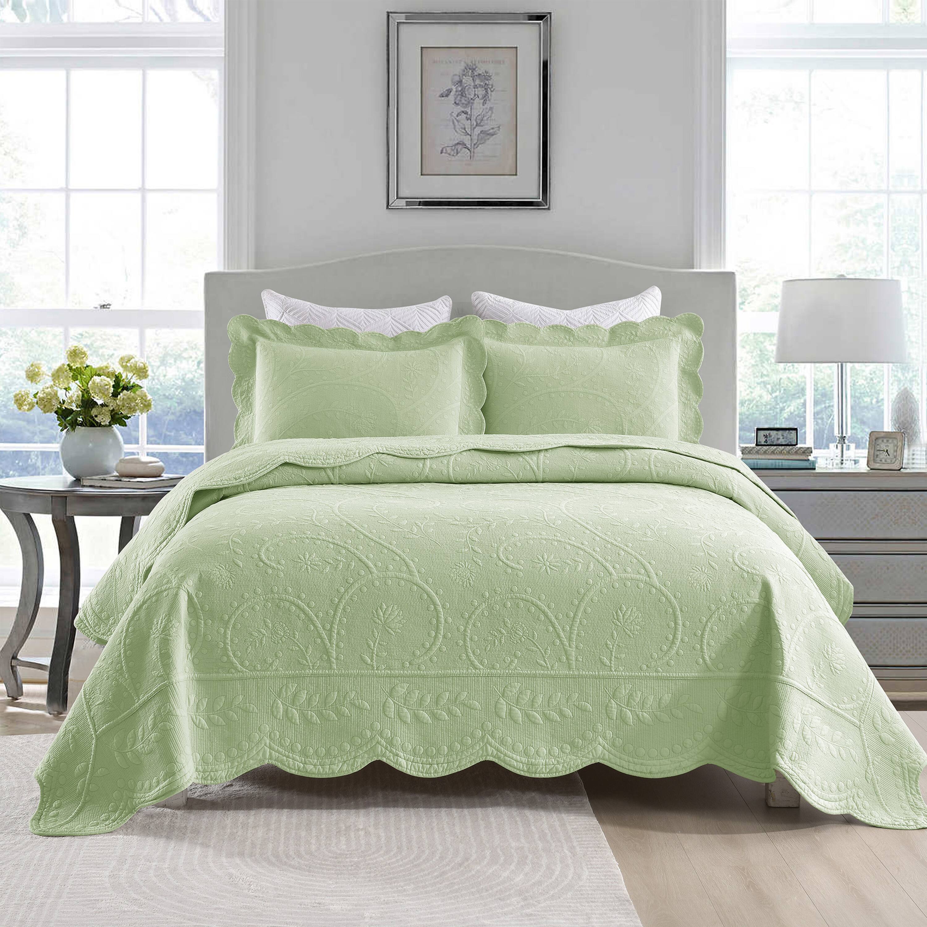 Angle. MarCielo - Marcielo 3 Piece 100% Cotton Elegantly Embroidered Oversized Lightweight Quilt Set - Active Green.