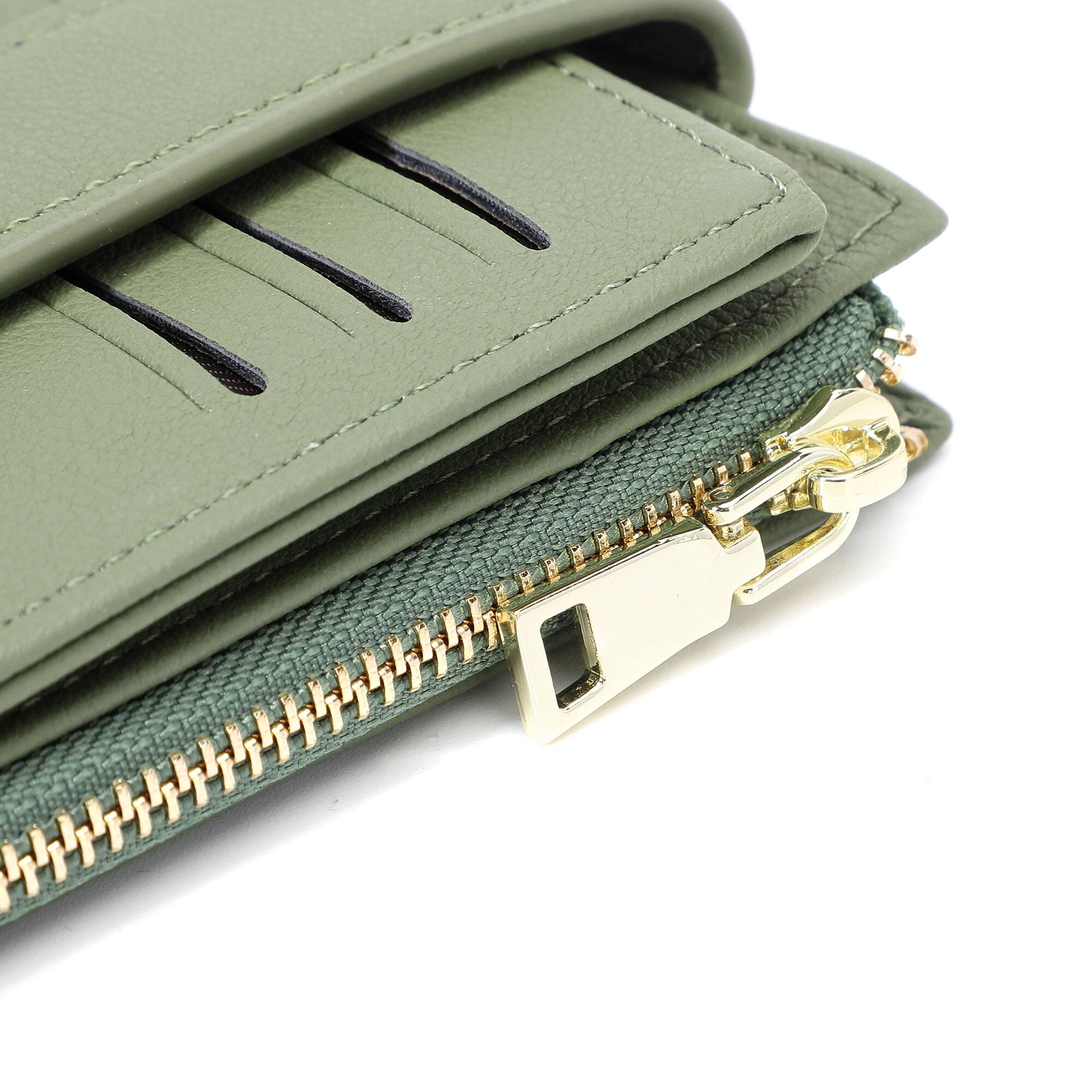 Angle. Champs - Iconic Collection Yoga Cardholder - Green.