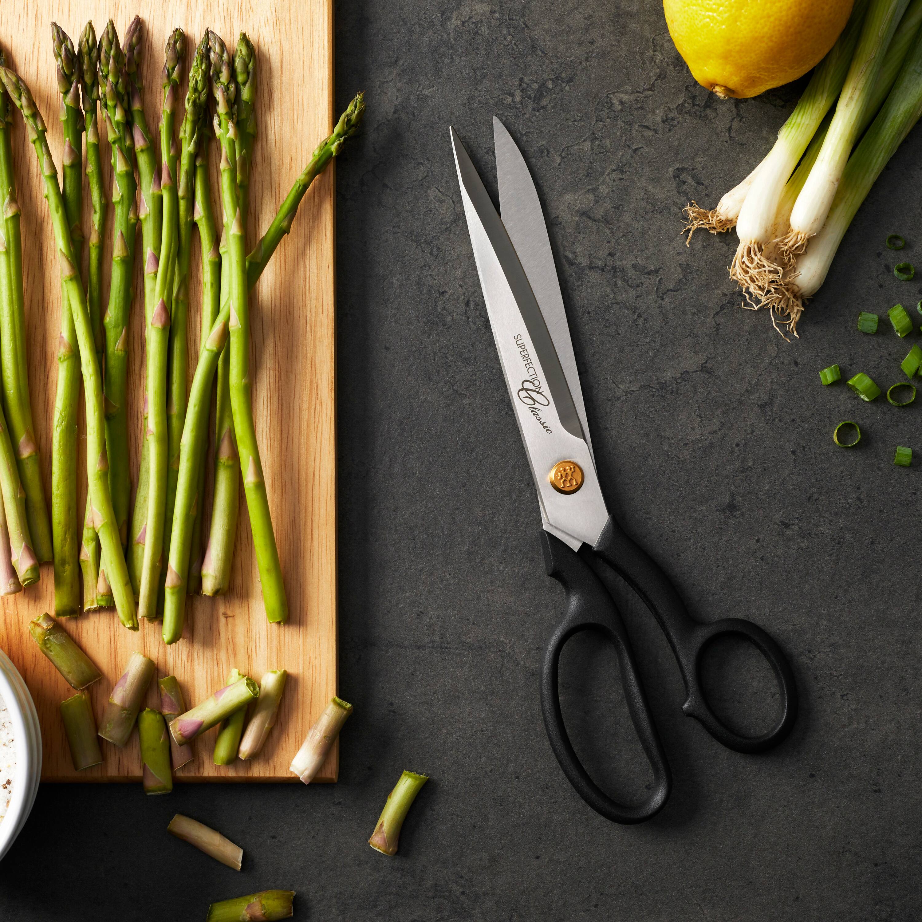 Sure, here is the corrected text:

"SLPERFECTION"  
"Classee lasse"