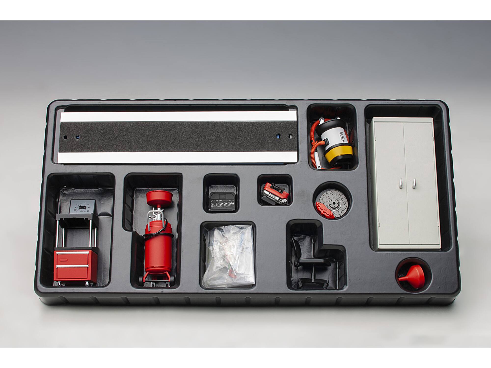 Left. Autoart - Garage Kit Set (Version 2) for 1/18 scale models by Autoart - Multicolor.