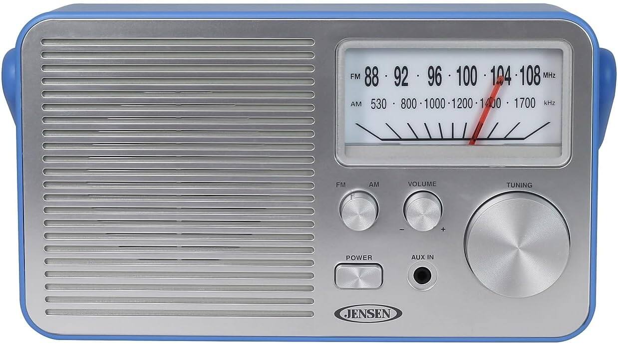 FM 88 -92 - 96 -100 -104-108 MHz AM 530 800 1000 1200 1400 1700 kHz FM AM VOLUME TUNING : + POWER AUX IN JENSEN