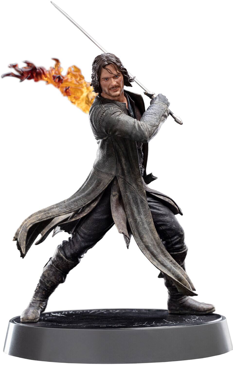 Alt View 1. Weta Workshop - WETA Workshop Figures of Fandom - The Lord of The Rings Trilogy - Aragorn   - COLLECTIBLES - Multicolor.