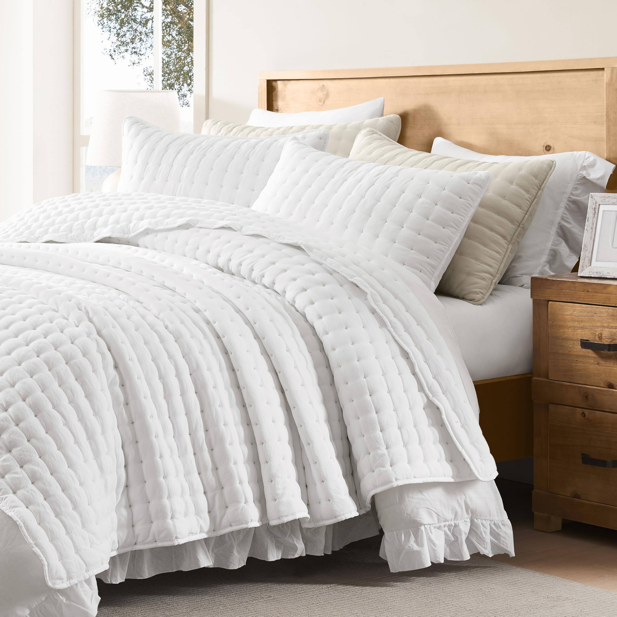 Alt View 4. Dapper Styles - Quilt Bedding Sets With Pillow Shams Lightweight Soft Bedspread Coverlet Quilted Blanket Thin Comforter Bed... - White (Gold Cross Stitching)-Twin.