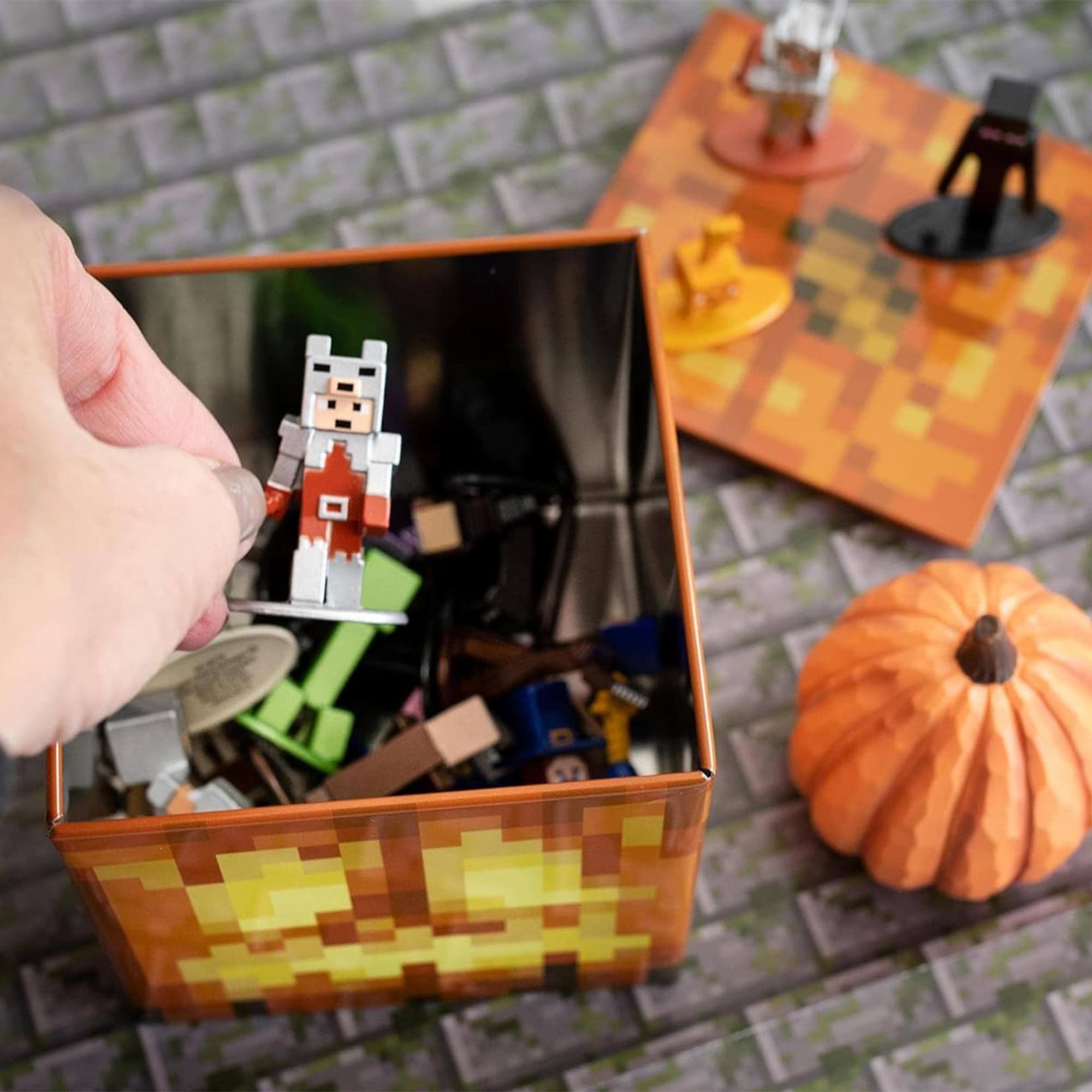 Alt View 3. Ukonic - Minecraft 5-Piece 4 Inch Tin Storage Box Bundle - Multicolored.