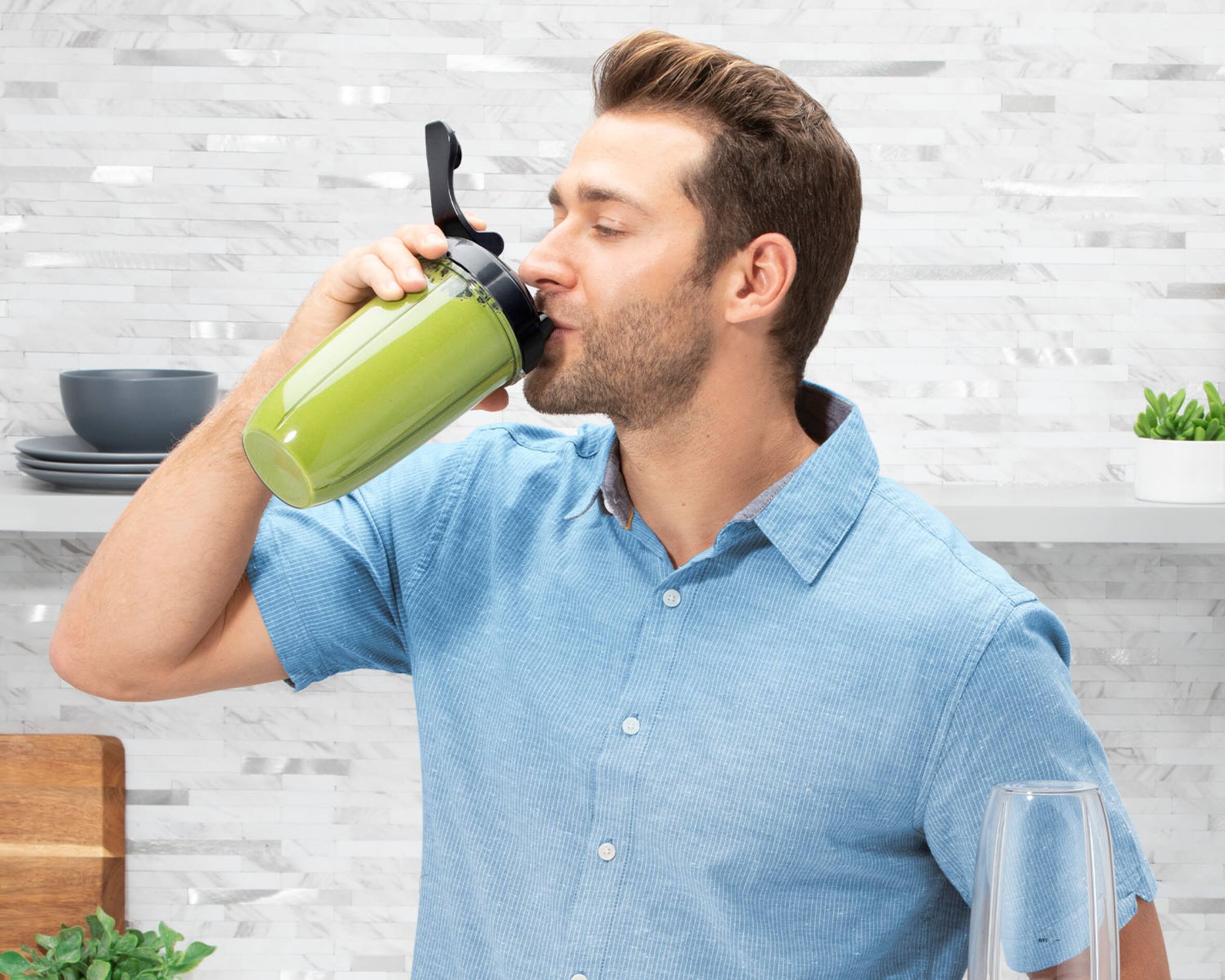 Alt View 4. NutriBullet - nutribullet Pro+ 1200W Personal Blender, Matte Black - Matte Black.