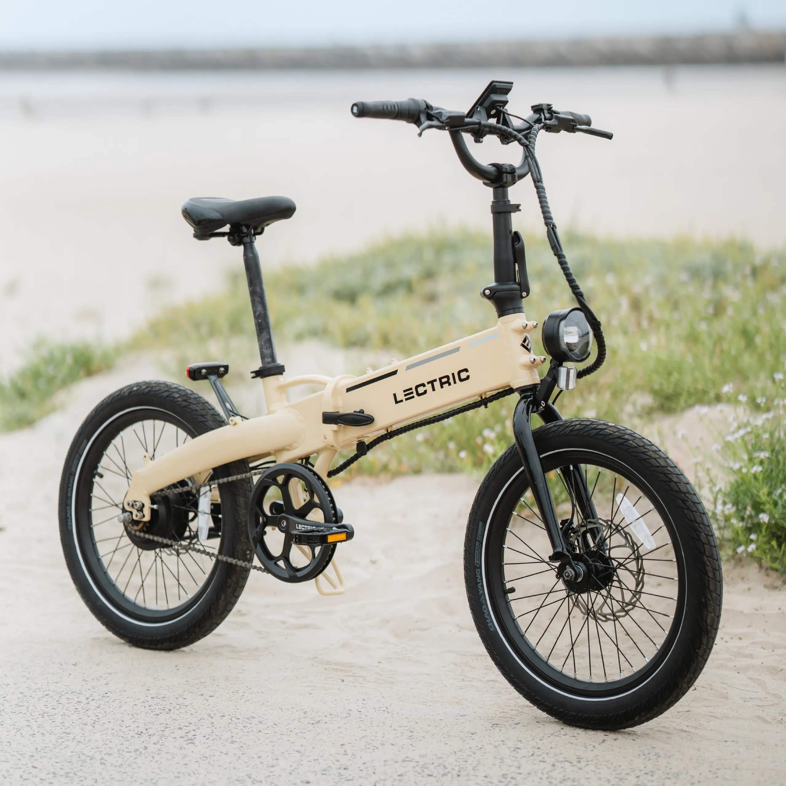 Lectric eBikes XP Lite 2.0 Foldable LongRange eBike with 80 miles Max