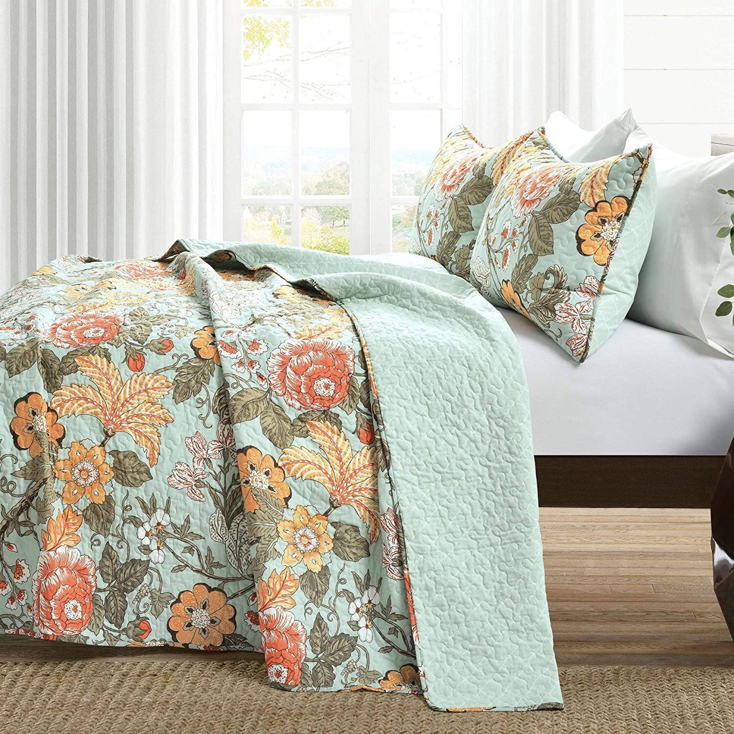 Left. Hivvago - King size 3 Piece FarmHouse Teal Floral Cotton Reversible Quilt Set - Teal Floral.