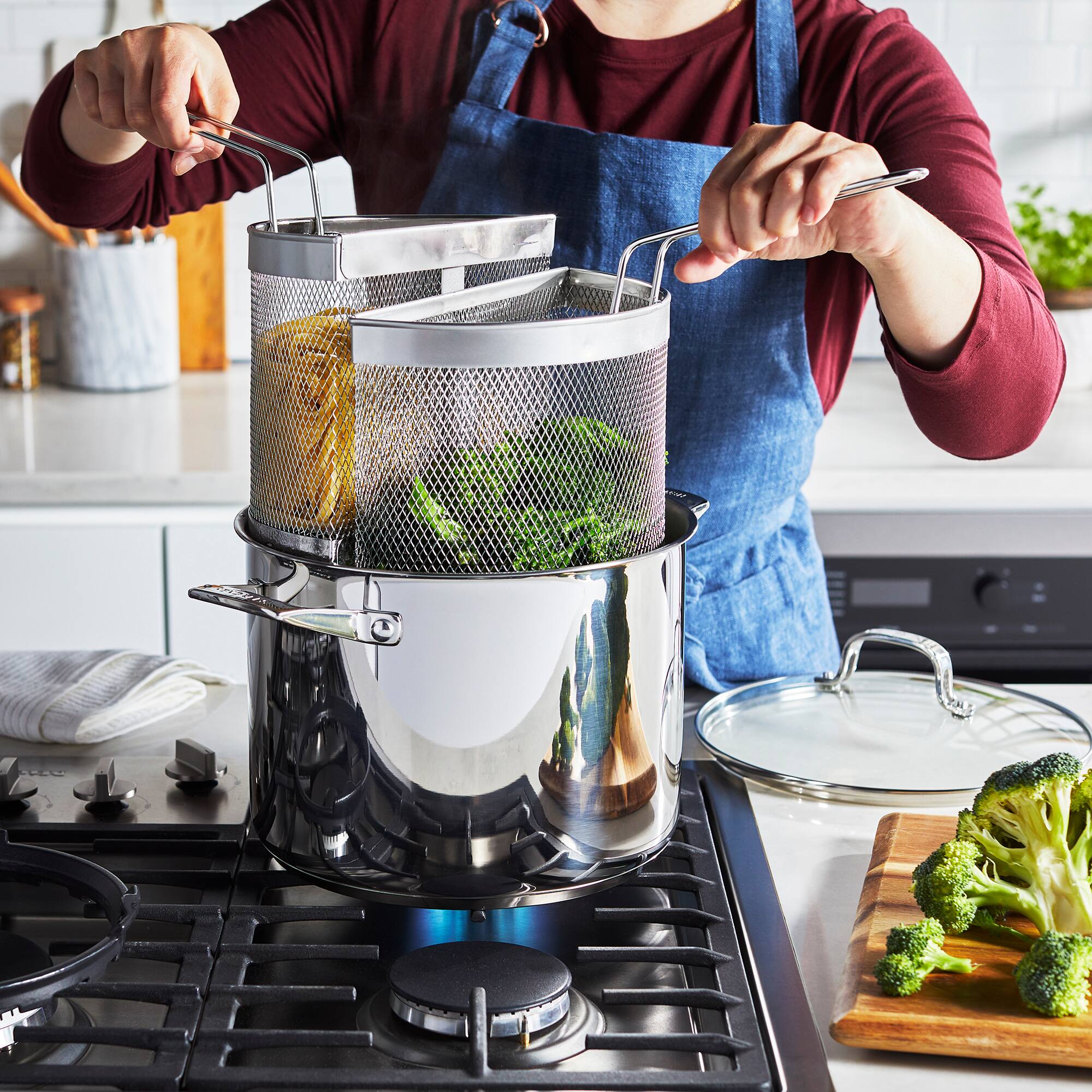 Alt View 4. Henckels - Henckels 8.5-qt Stainless Steel Pasta Pot with Lid and Strainers - Stainless Steel.
