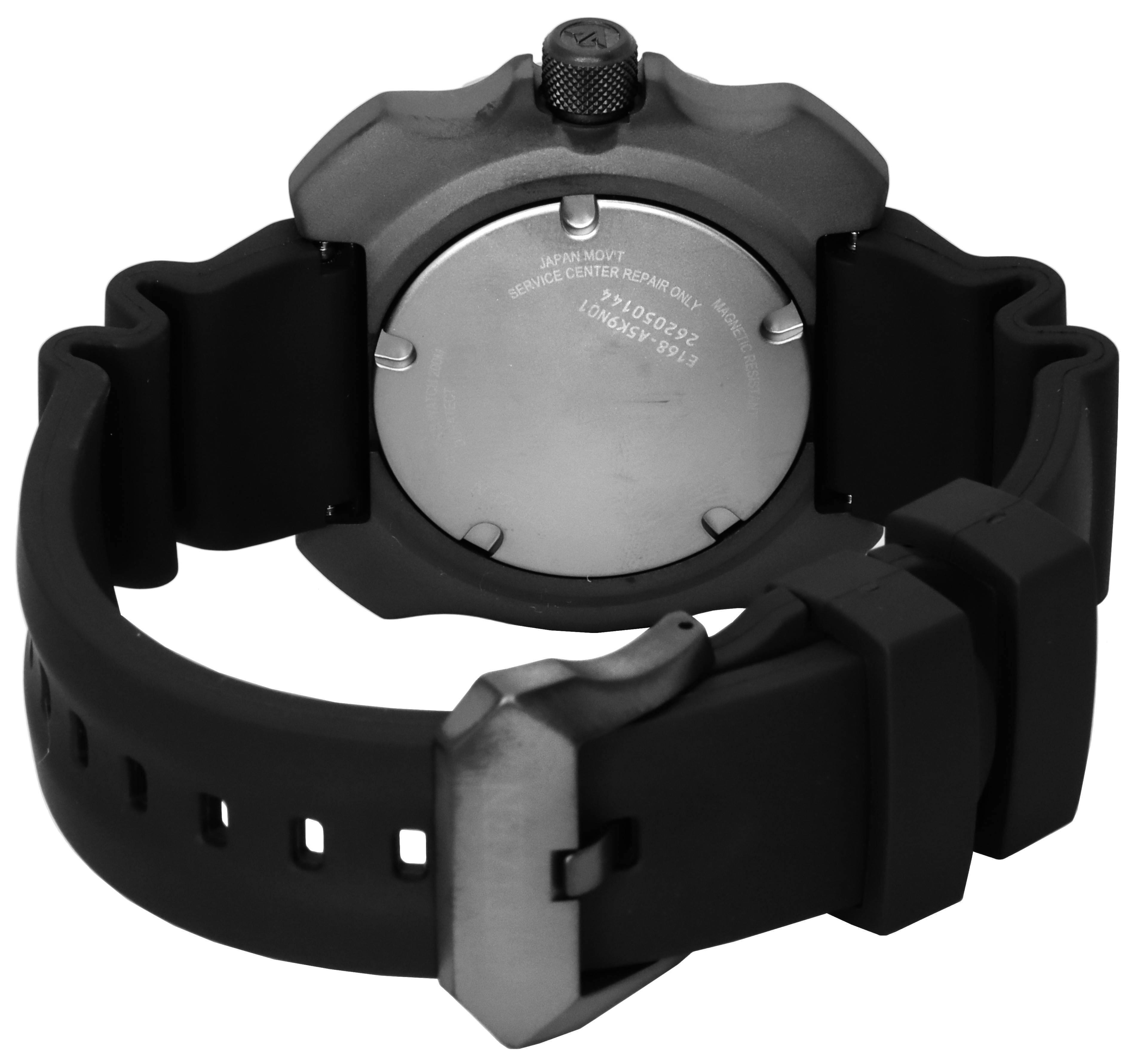 JAPAN MOV'T  
SERVICE CENTER REPAIR ONLY  
262050144  
MAGNET C E168 RESISTANT